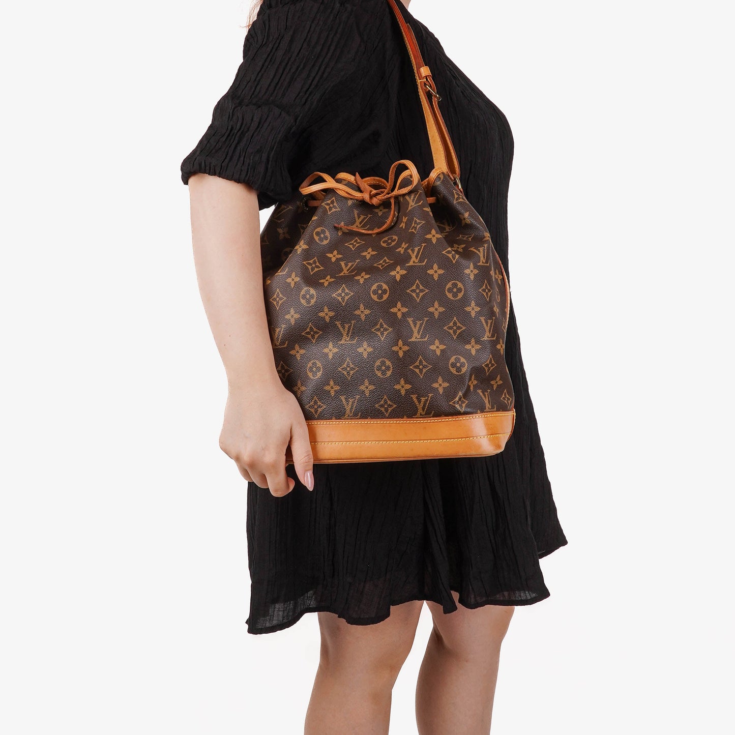 Louis Vuitton Noe Grande GM Monogram Canvas Shoulder Bag