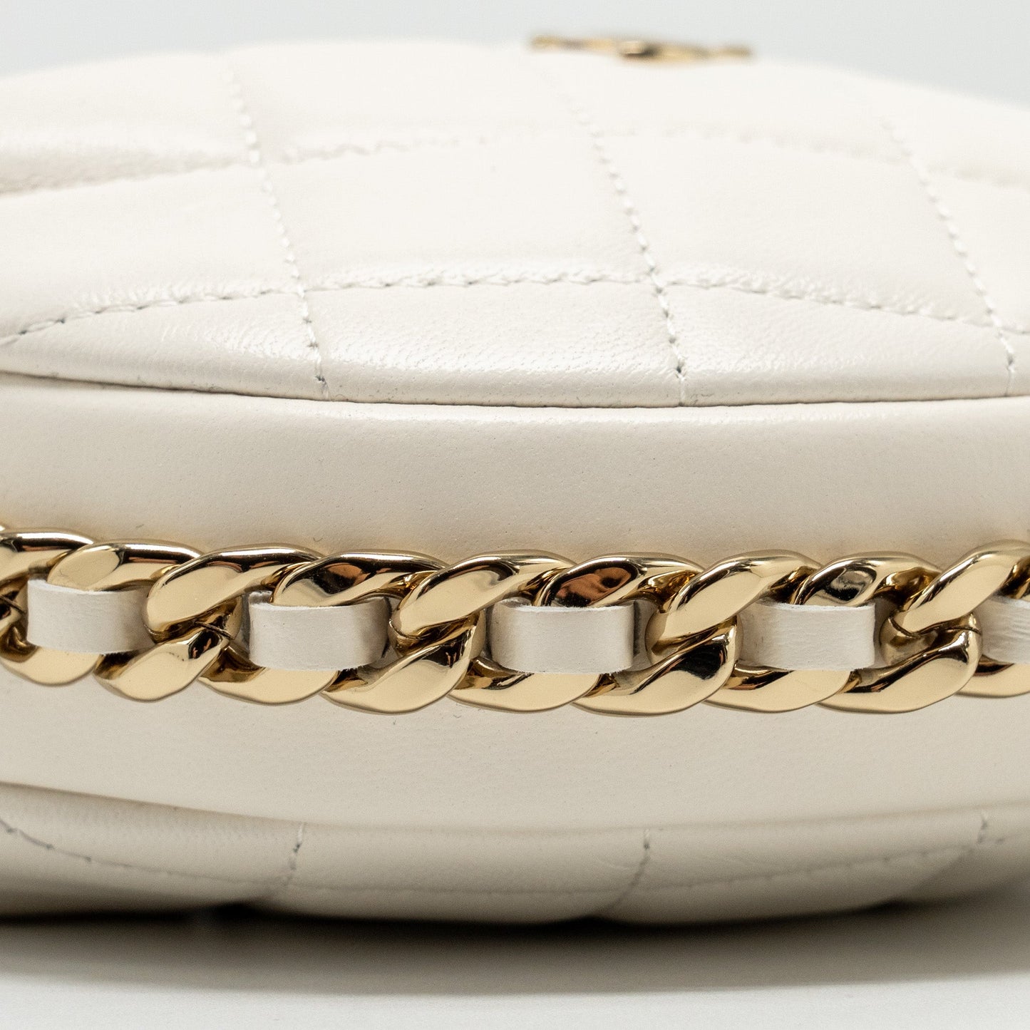 Chanel 23C Round Clutch Lambskin White L (Microchip)