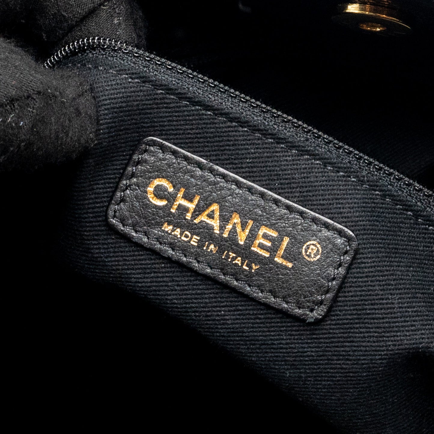 Chanel quilted shoulder shopping tote bag caviar black