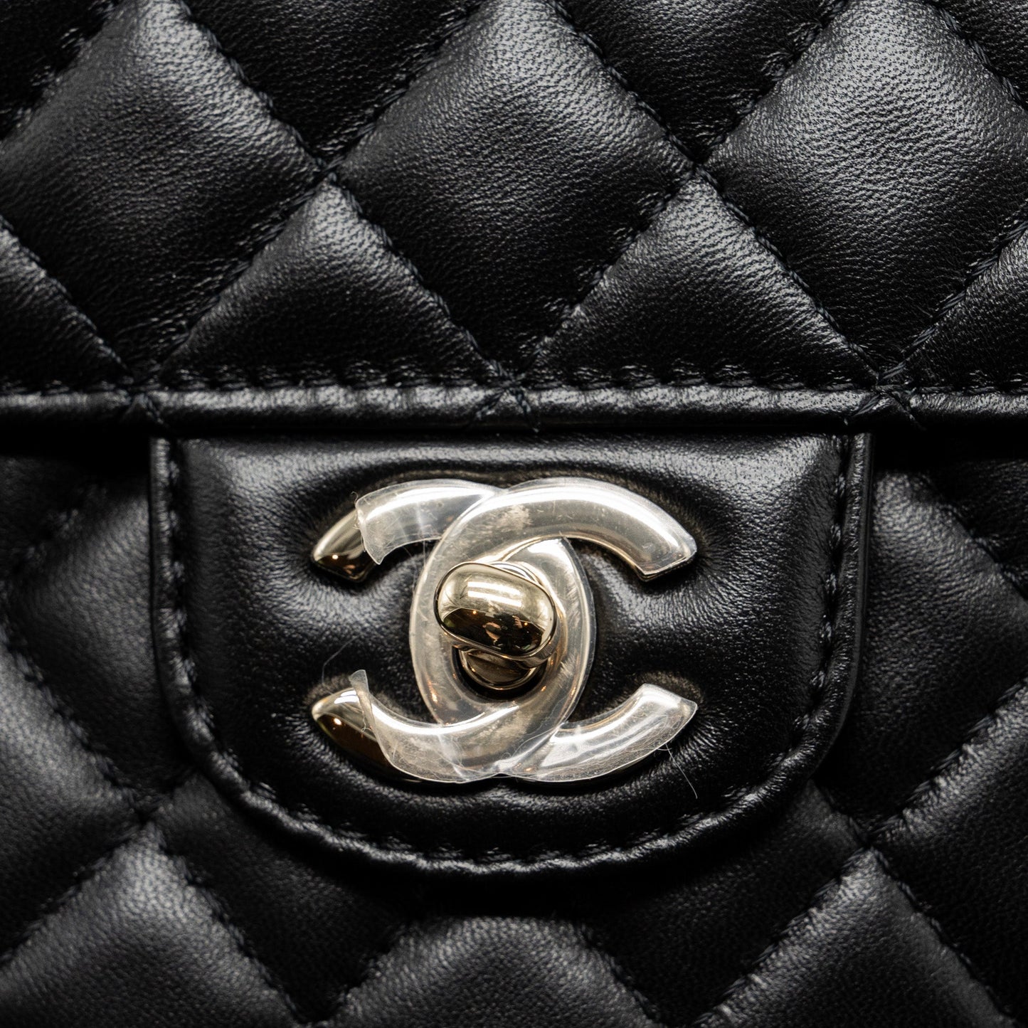 Chanel 22S Heart Bag Lambskin Black L (Microchip)