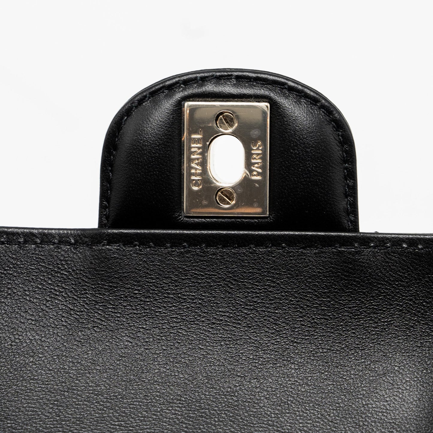 Chanel 22S Heart Bag Lambskin Black L (Microchip)