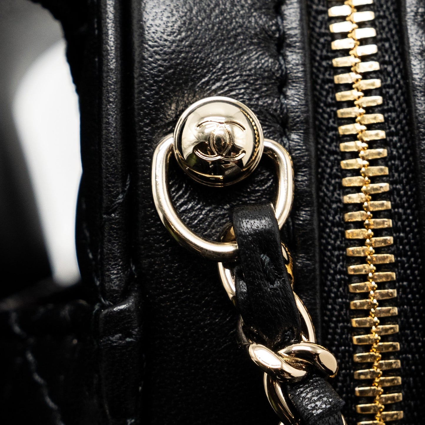 Chanel 22S Heart Bag Lambskin Black L (Microchip)