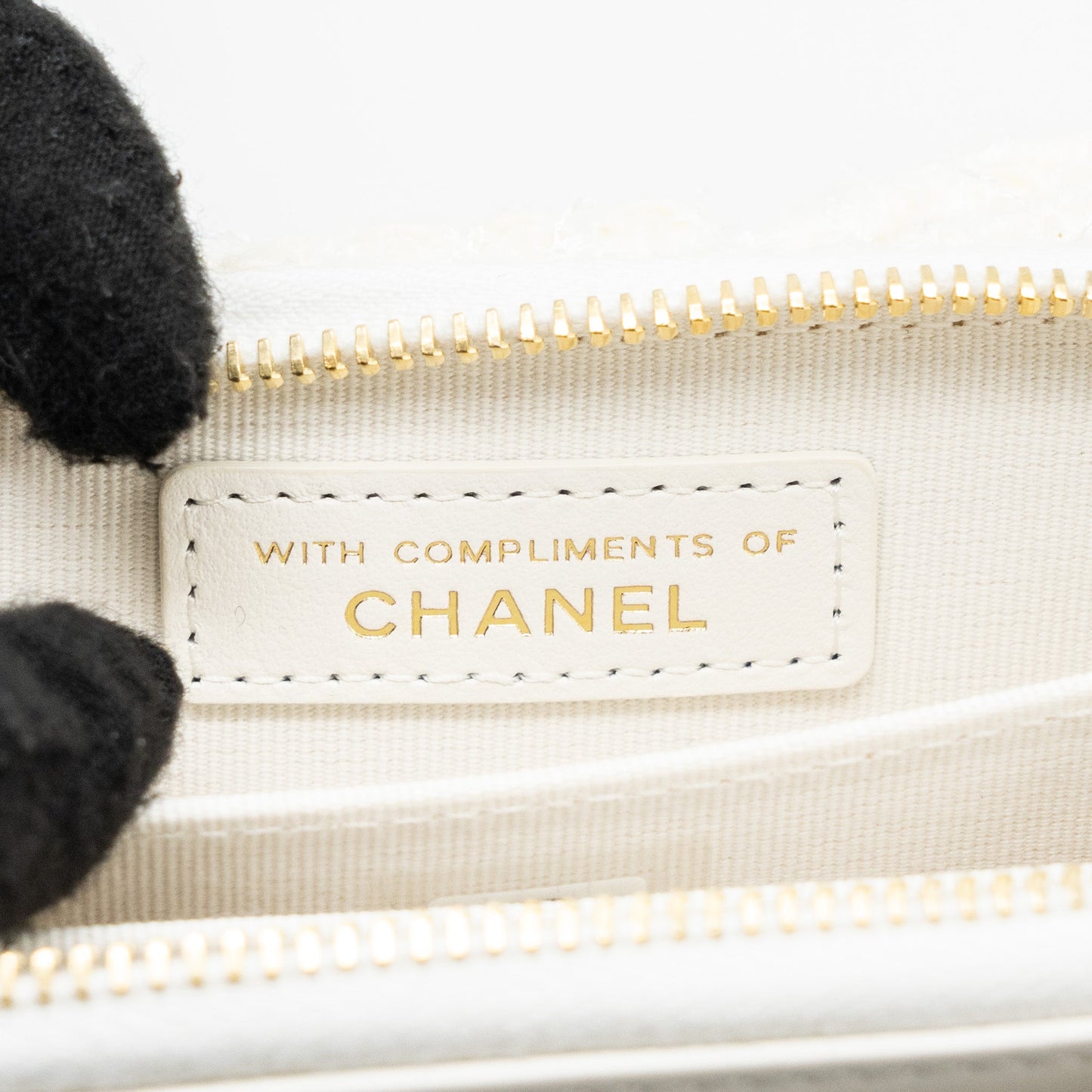 Chanel Mini Bow Card Holder With Chain Tweed White L(Microchip)
