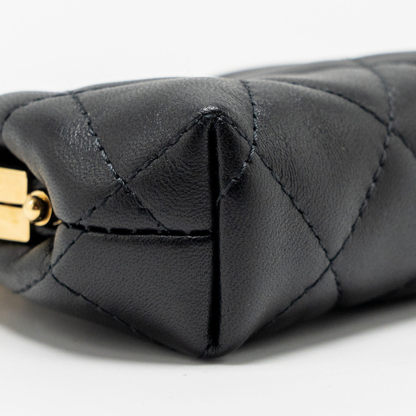 Chanel 23p Mini Coin Purse with Chain Calfskin Black L(microchip)