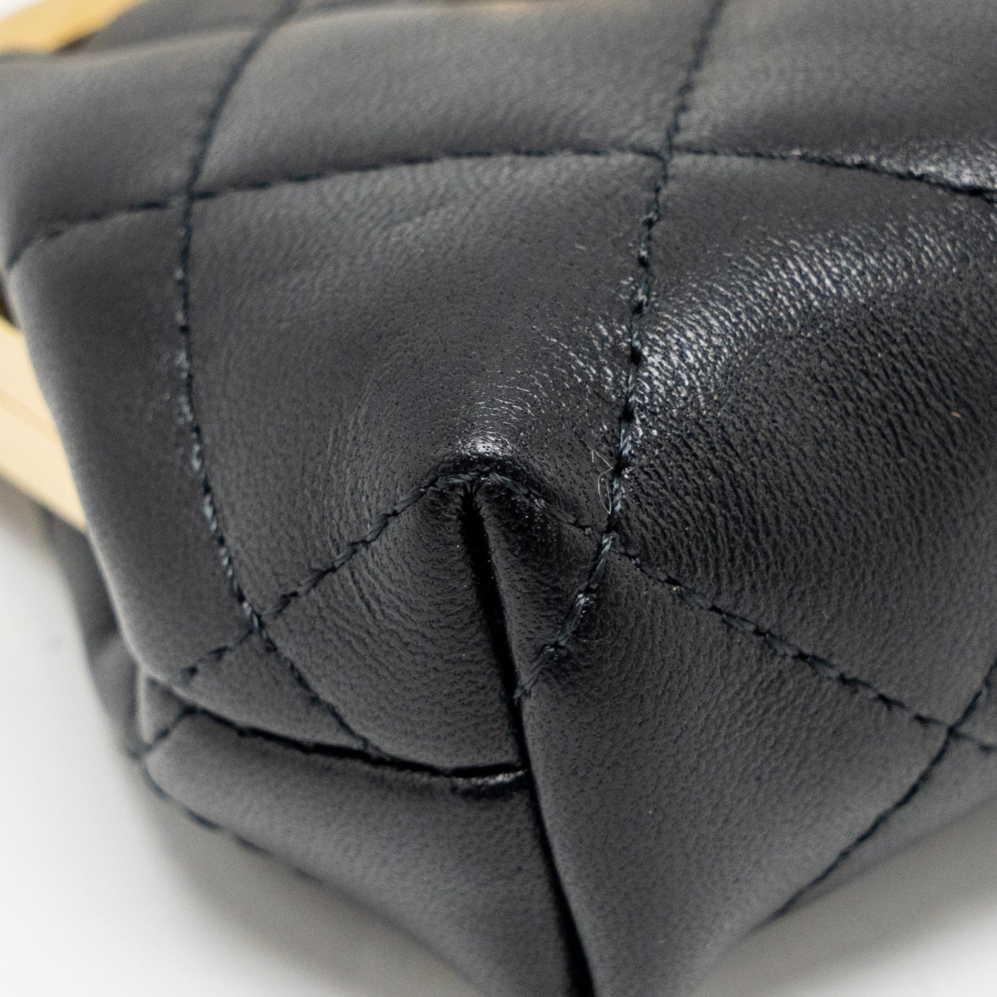 Chanel 23p Mini Coin Purse with Chain Calfskin Black L(microchip)