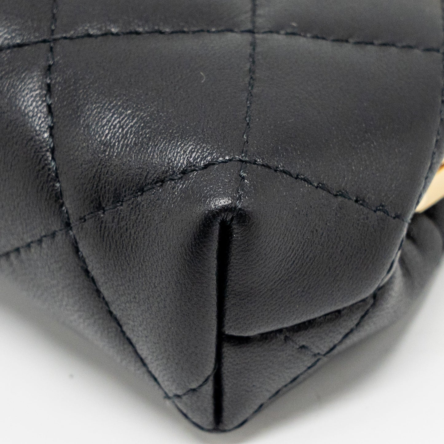 Chanel 23p Mini Coin Purse with Chain Calfskin Black L(microchip)