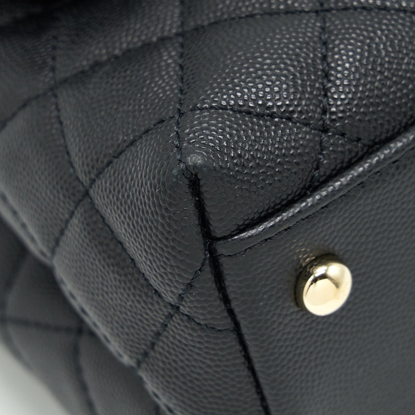Chanel Medium Coco Handle 28cm Caviar Black L