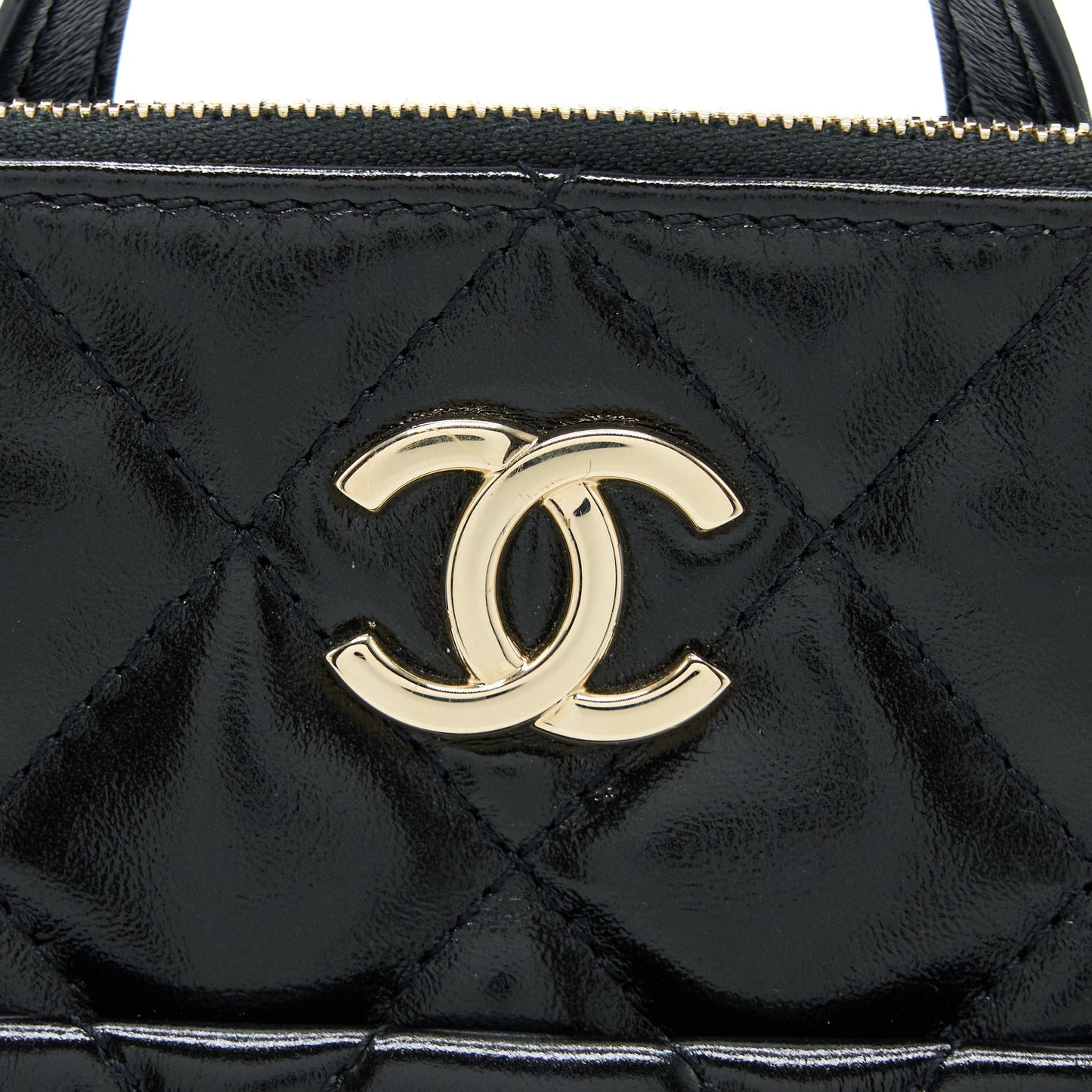 Chanel 22A Quilted Backpack Shiny Calfskin Black L (Microchip)