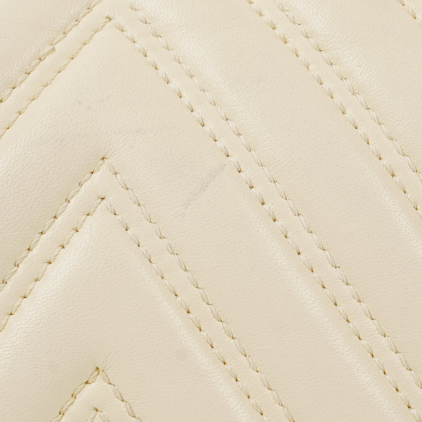 Chanel Chevron Quilted Leather Shoulder Bag With Silver-Tone Hardware