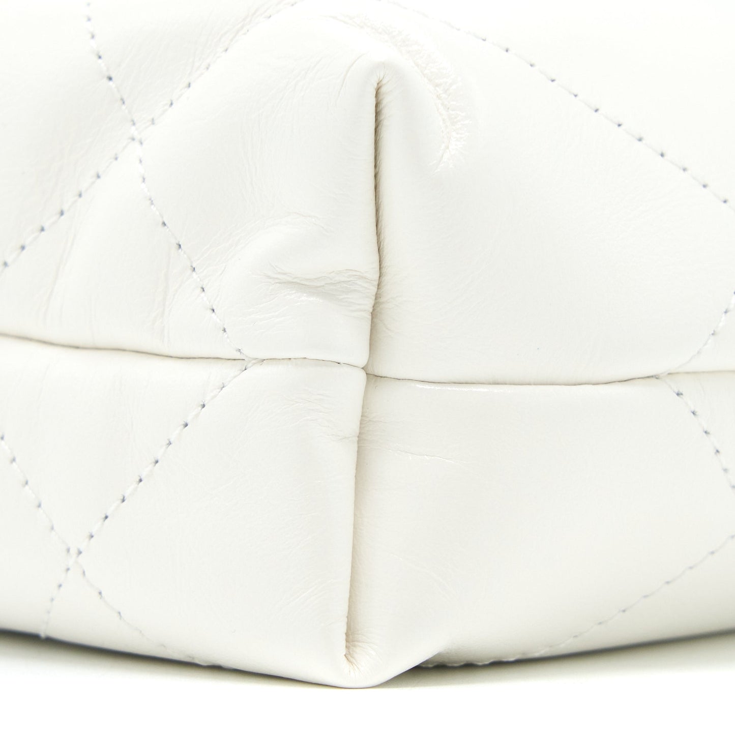 Chanel 23S Mini 22 Bag Shiny Calfskin White  (Microchip)