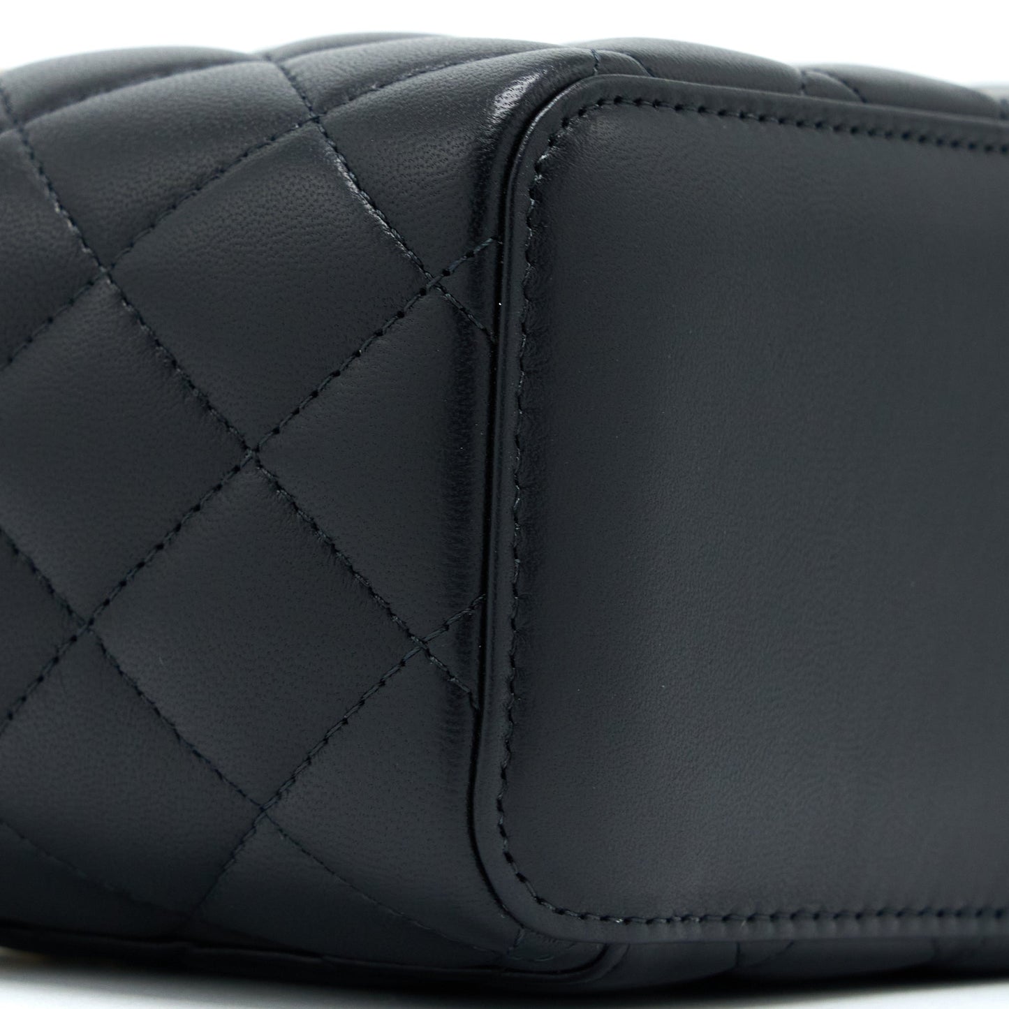 Chanel Pearl Crush Long Vanity Lambskin Black