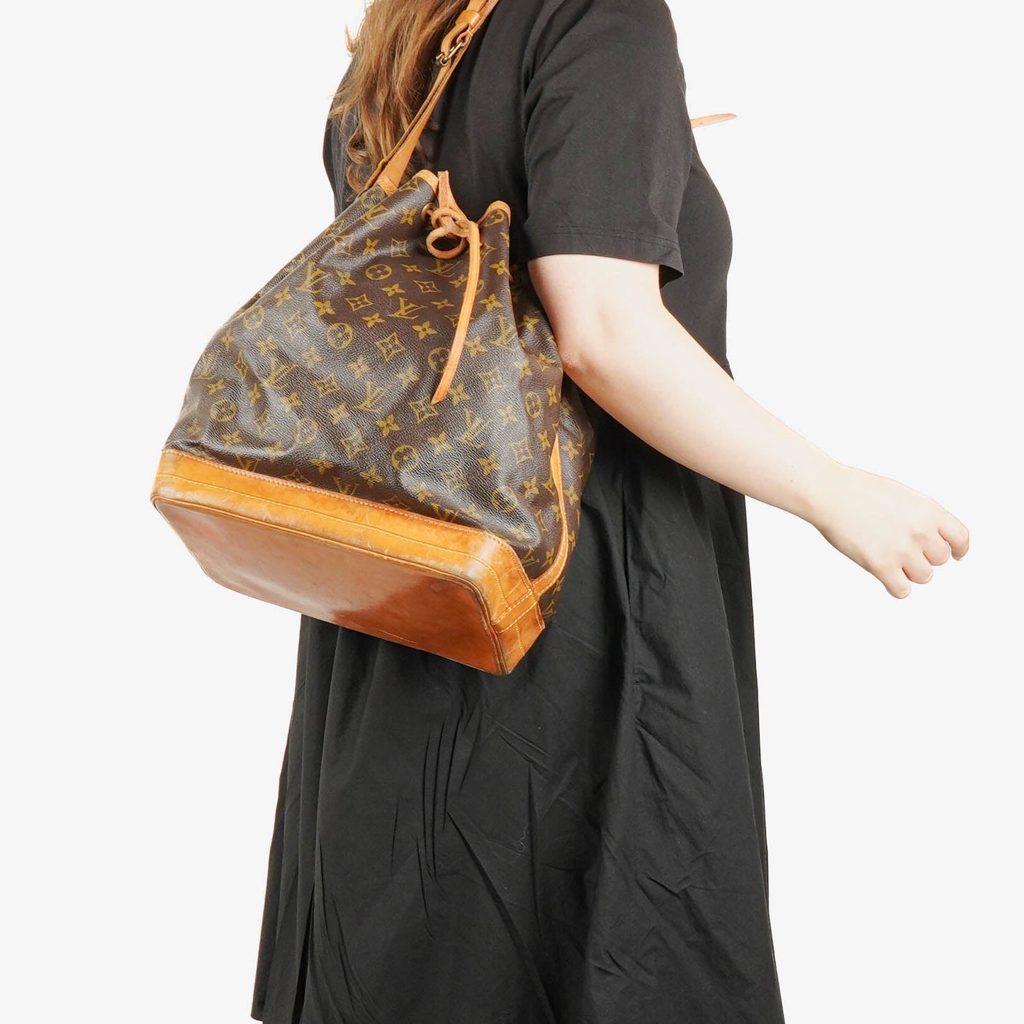 Louis Vuitton Noe GM Monogram Canvas Shoulder Bag
