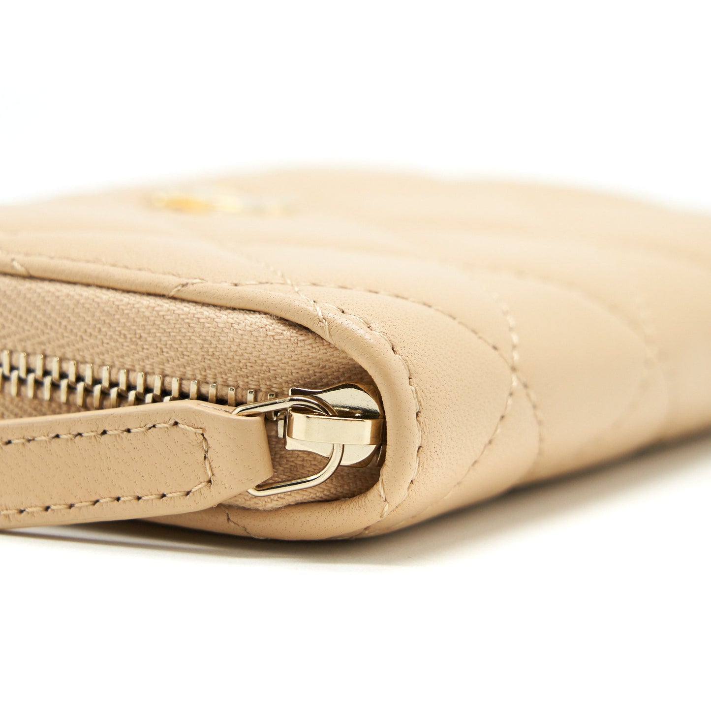 Chanel 22C Pearl Crush Card Holder With Chain Beige
