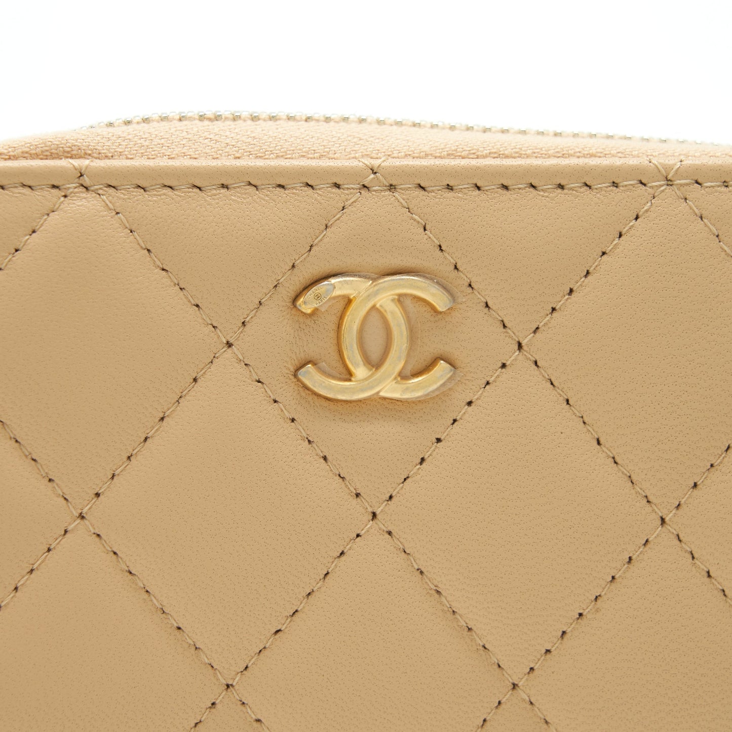 Chanel 22C Pearl Crush Card Holder With Chain Beige