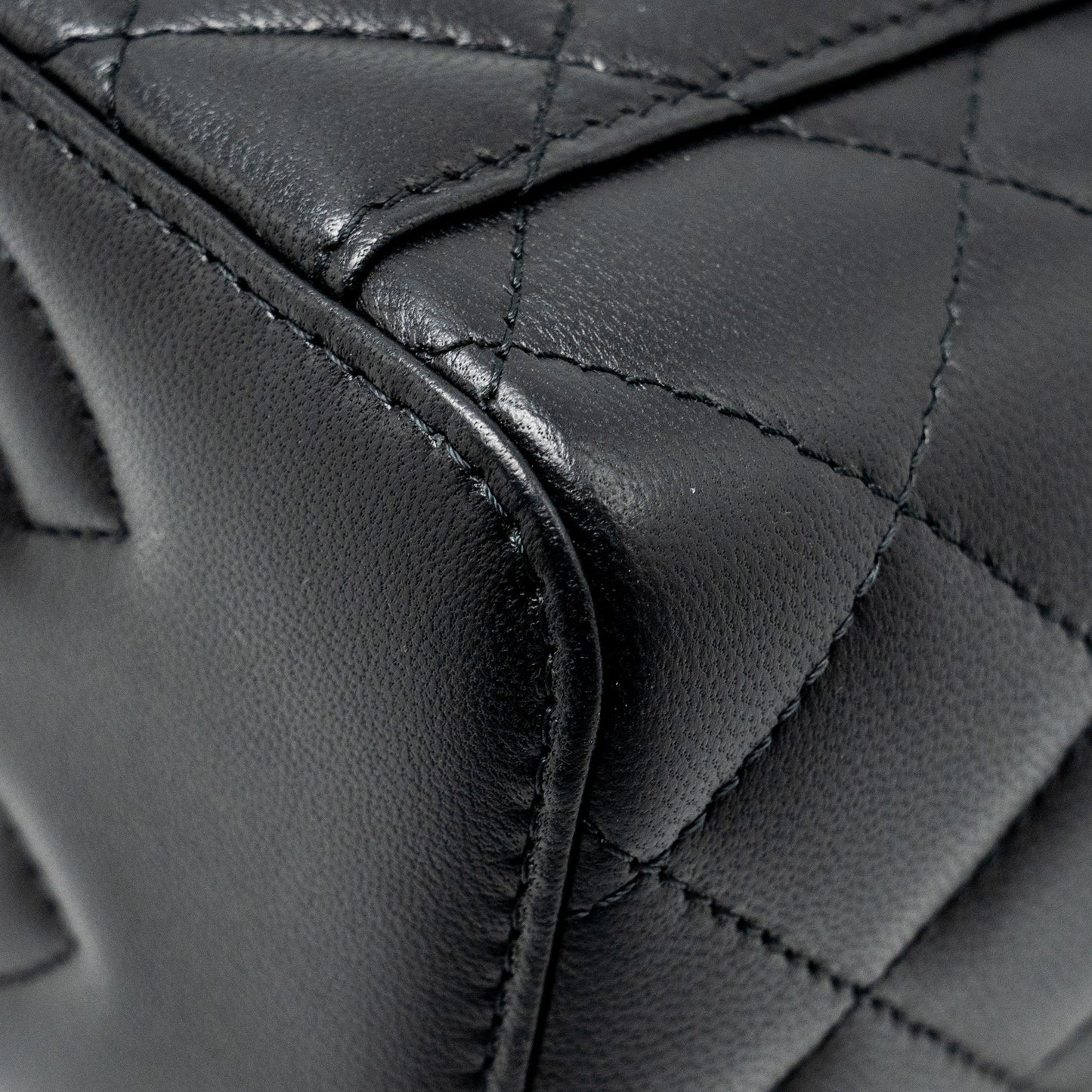 Chanel Top Handle Long Vanity Case Lambskin BLACK  (Microchip)