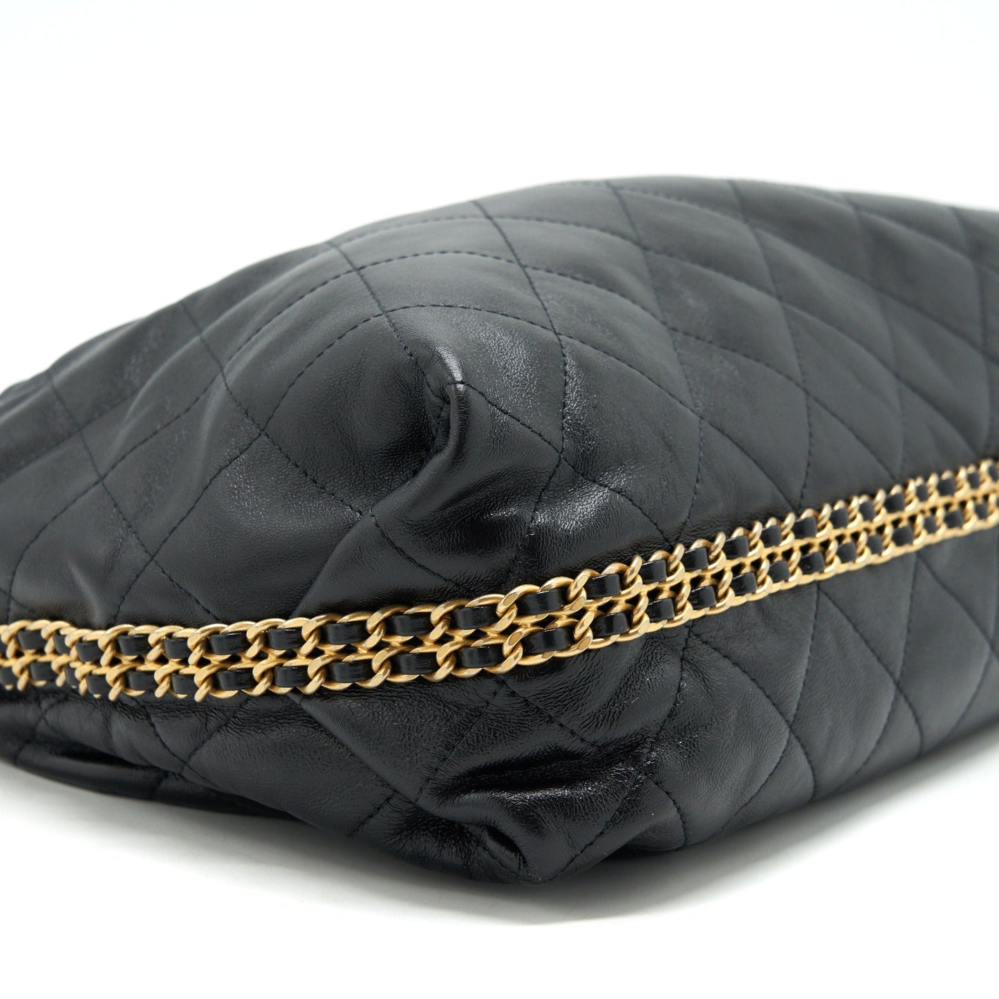 Chanel quilted shoulder bag lambskin black