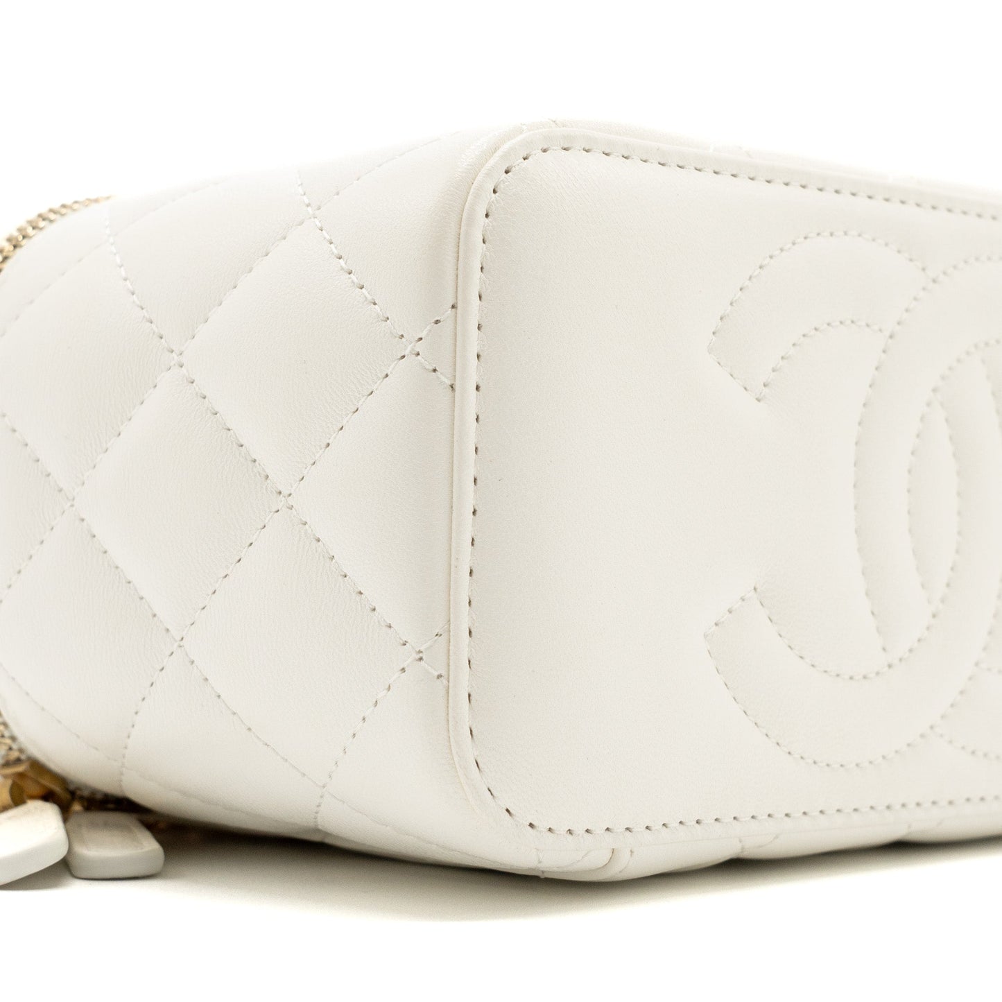 Chanel long vanity with lambskin white  (Microchip)