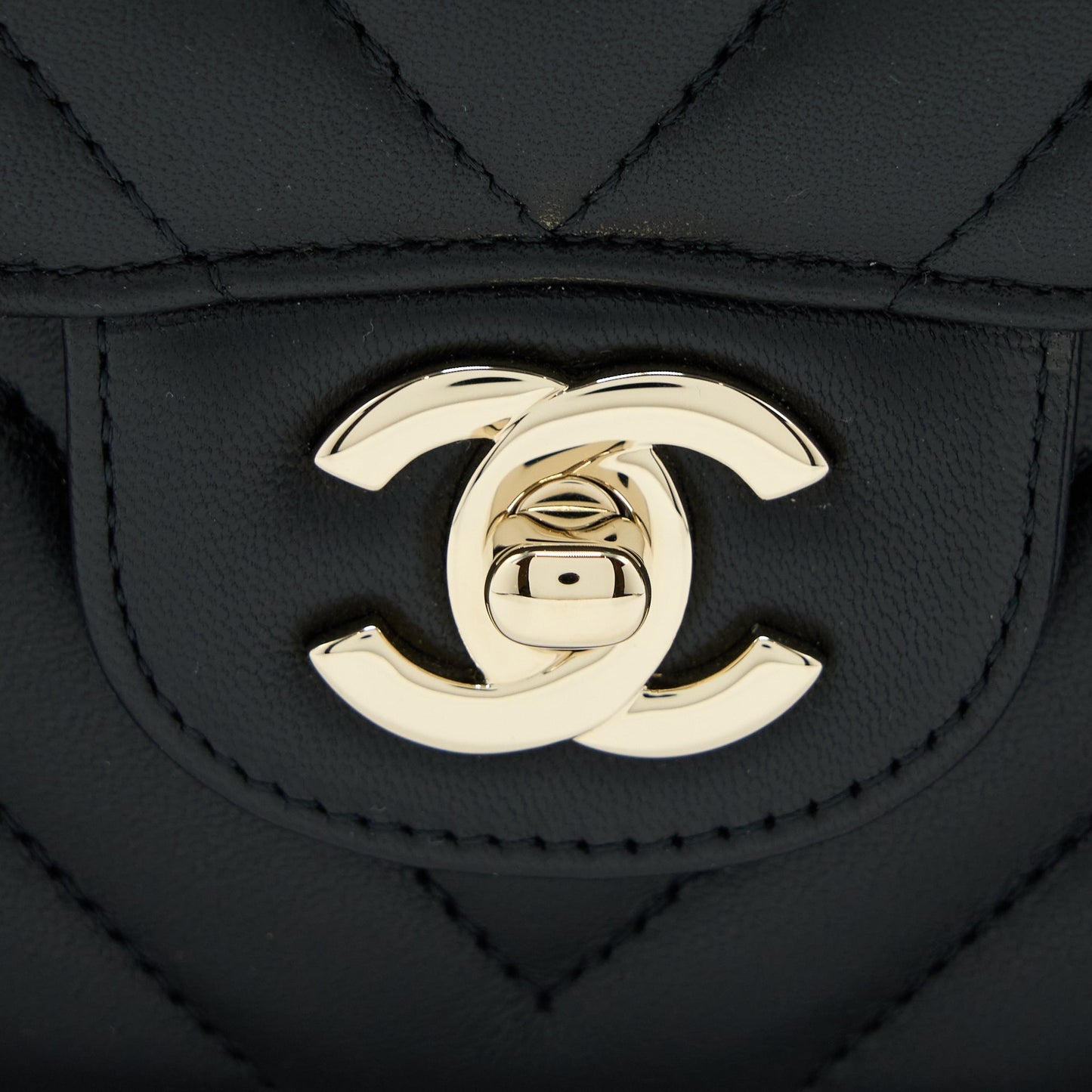 Chanel Medium Chevron Classic Double Flap Lambskin Black L