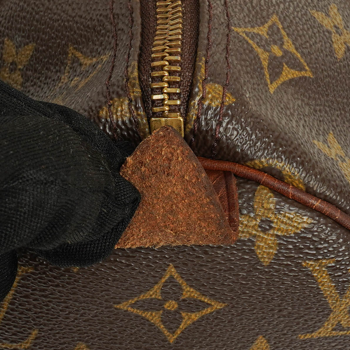 Louis Vuitton  30 Monogram Canvas Handbag