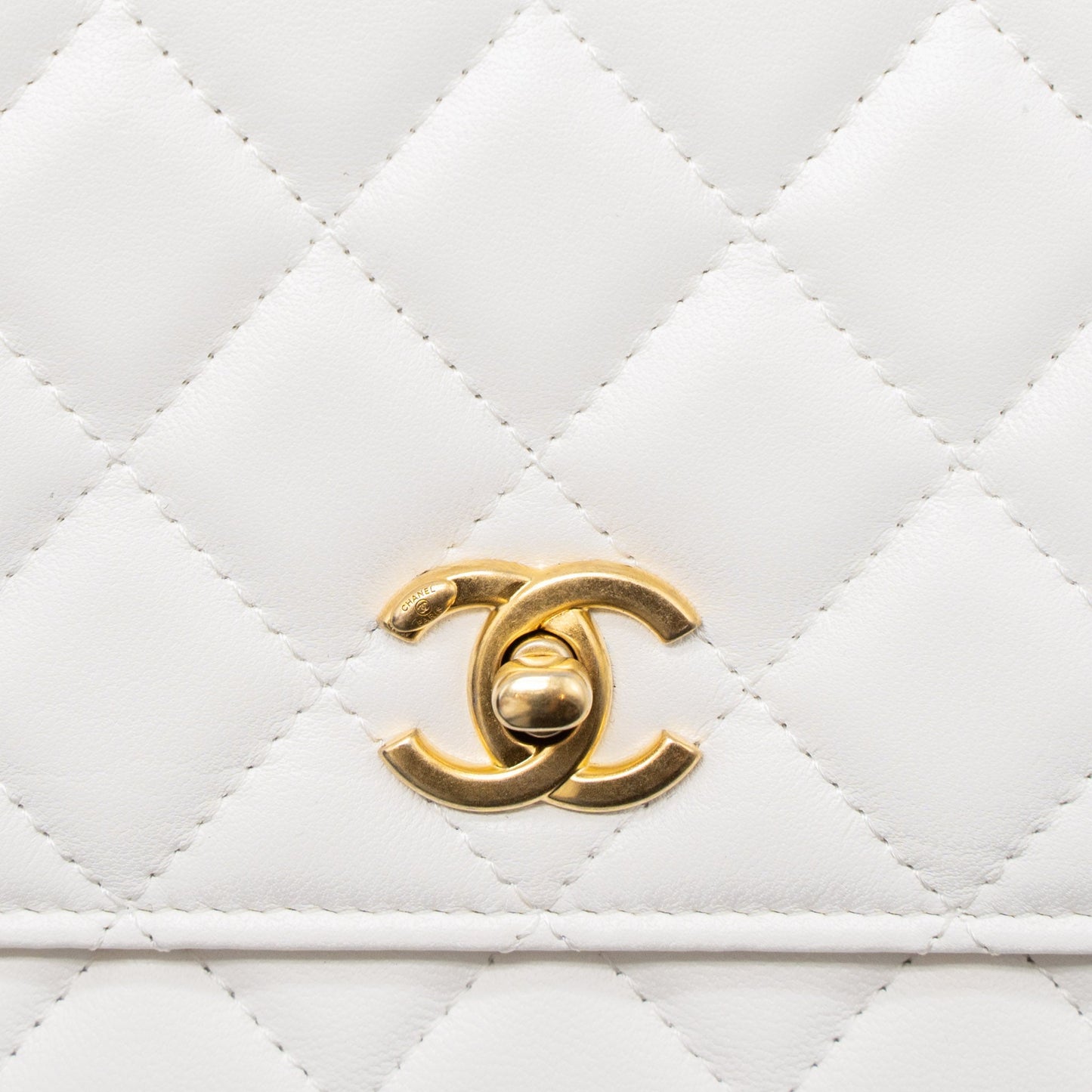 Chanel Pearl Crush Wallet on Chain Lambskin White  (Microchip)