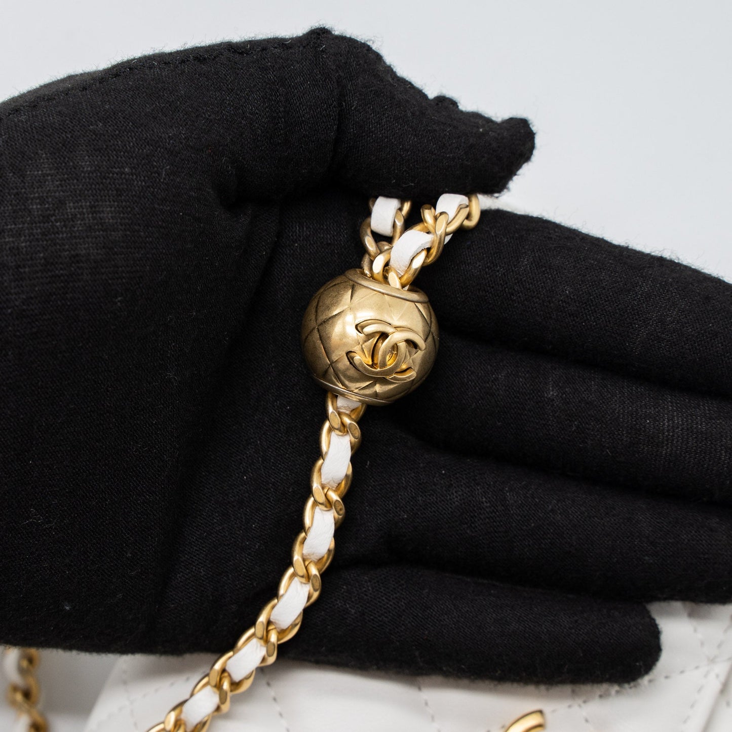 Chanel Pearl Crush Wallet on Chain Lambskin White  (Microchip)