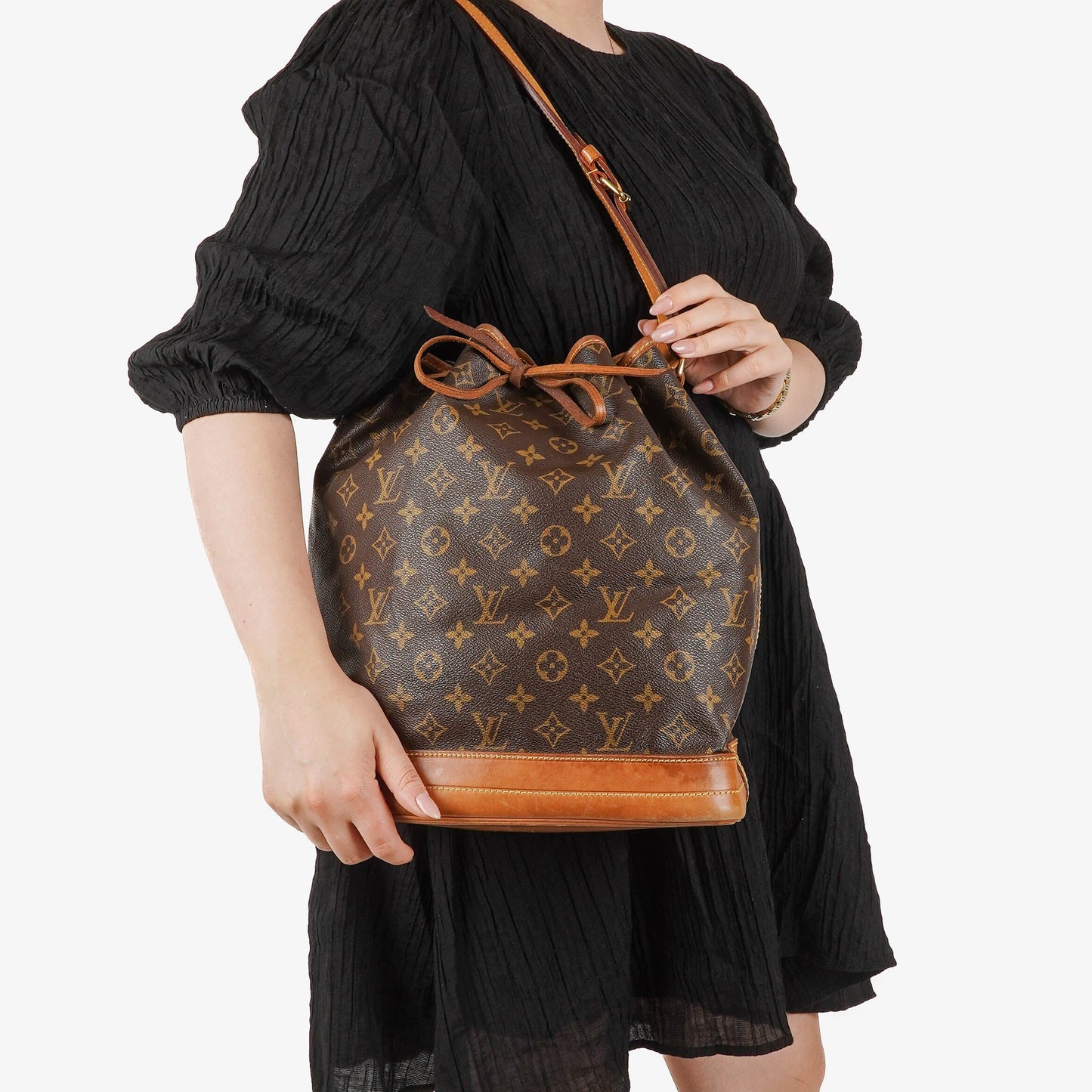 Louis Vuitton Noe Grande GM Monogram Canvas Shoulder Bag