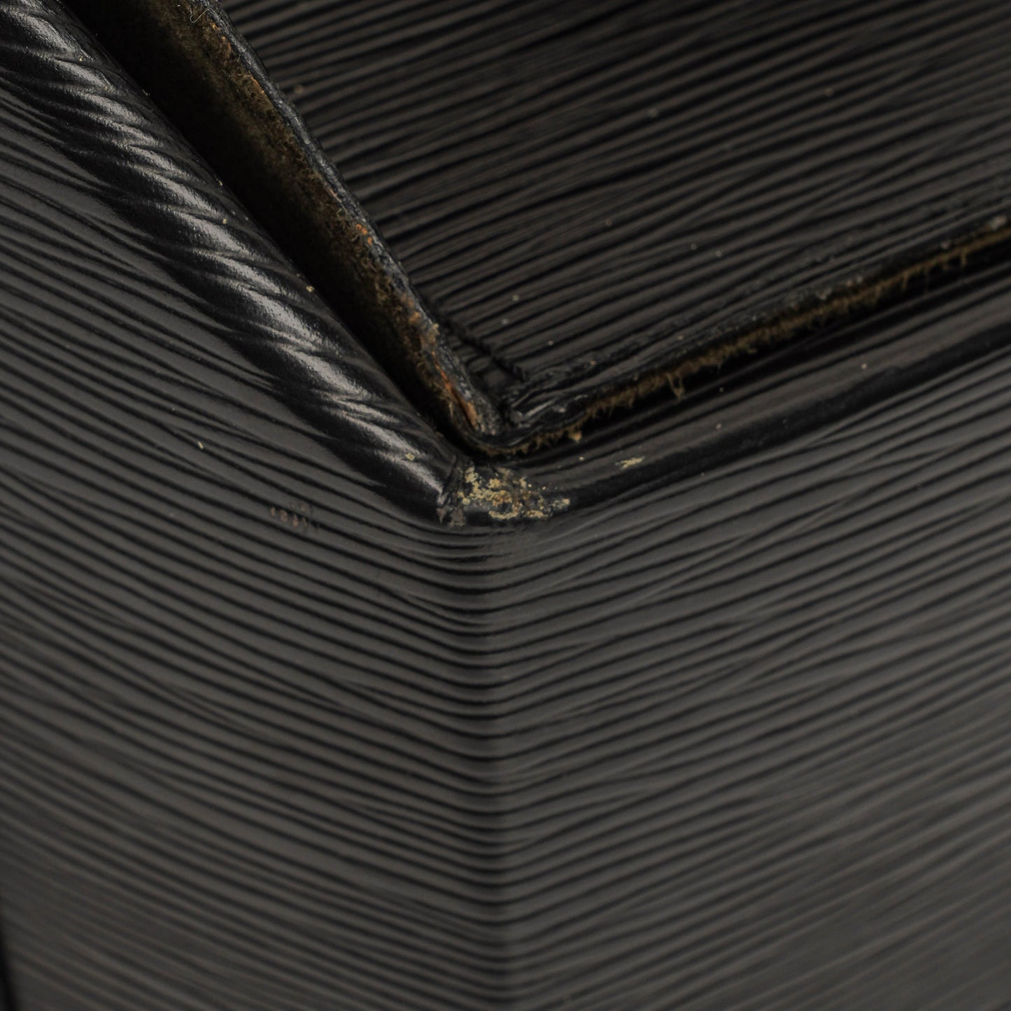 Louis Vuitton Sac Seau Black EPI Leather Bag