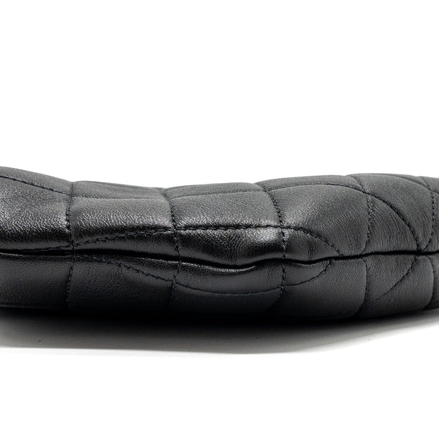 Chanel pearl round handle evening clutch lambskin black  (microchip)