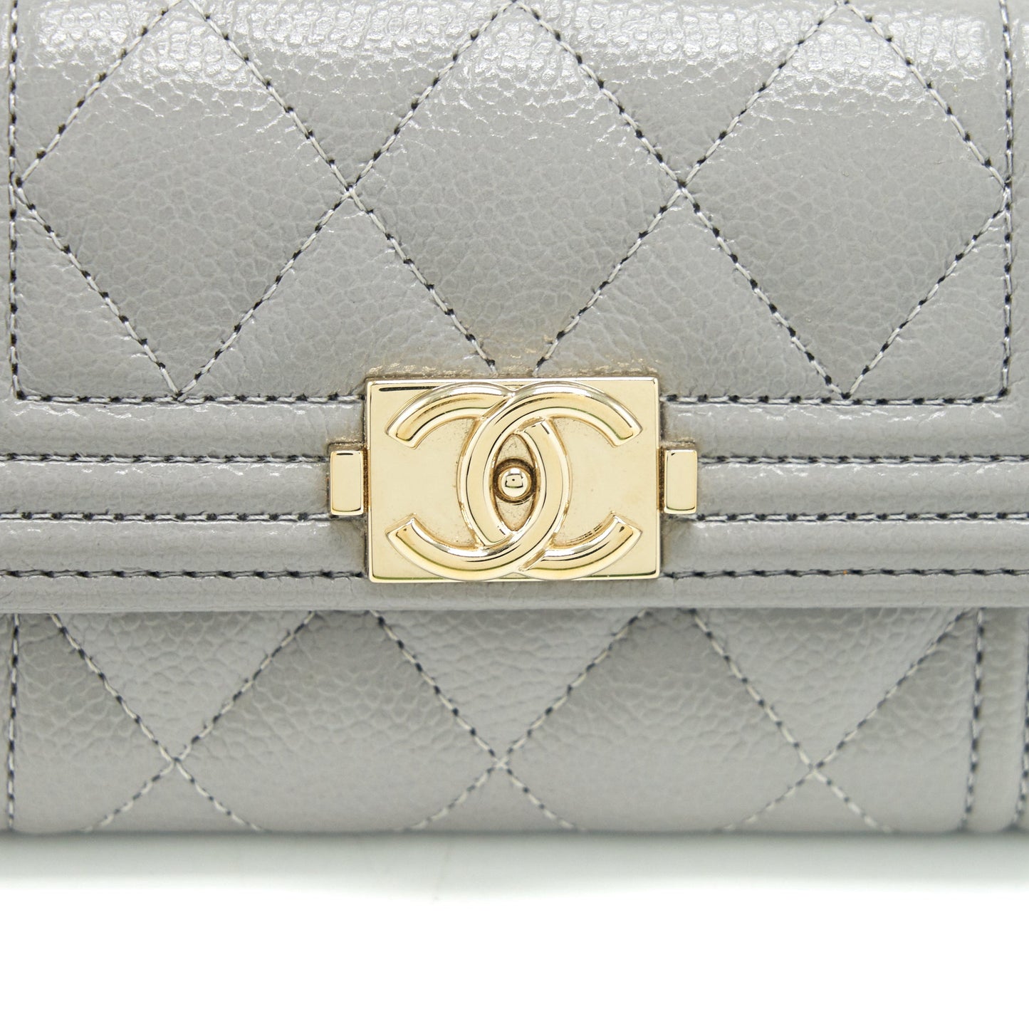 Chanel Boy Flap card holder Caviar light Grey L