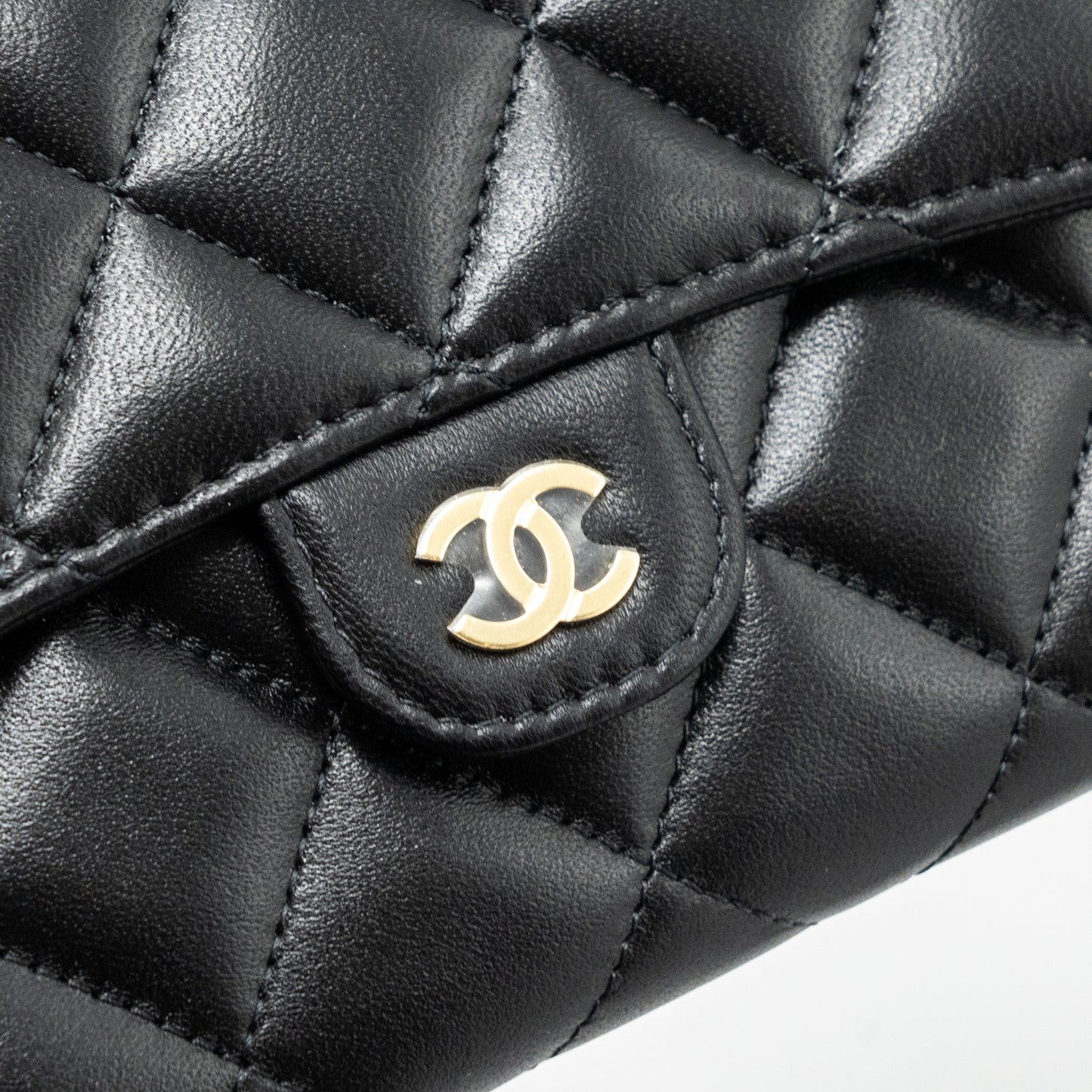Chanel classic long flap wallet lambskin black  (microchip)