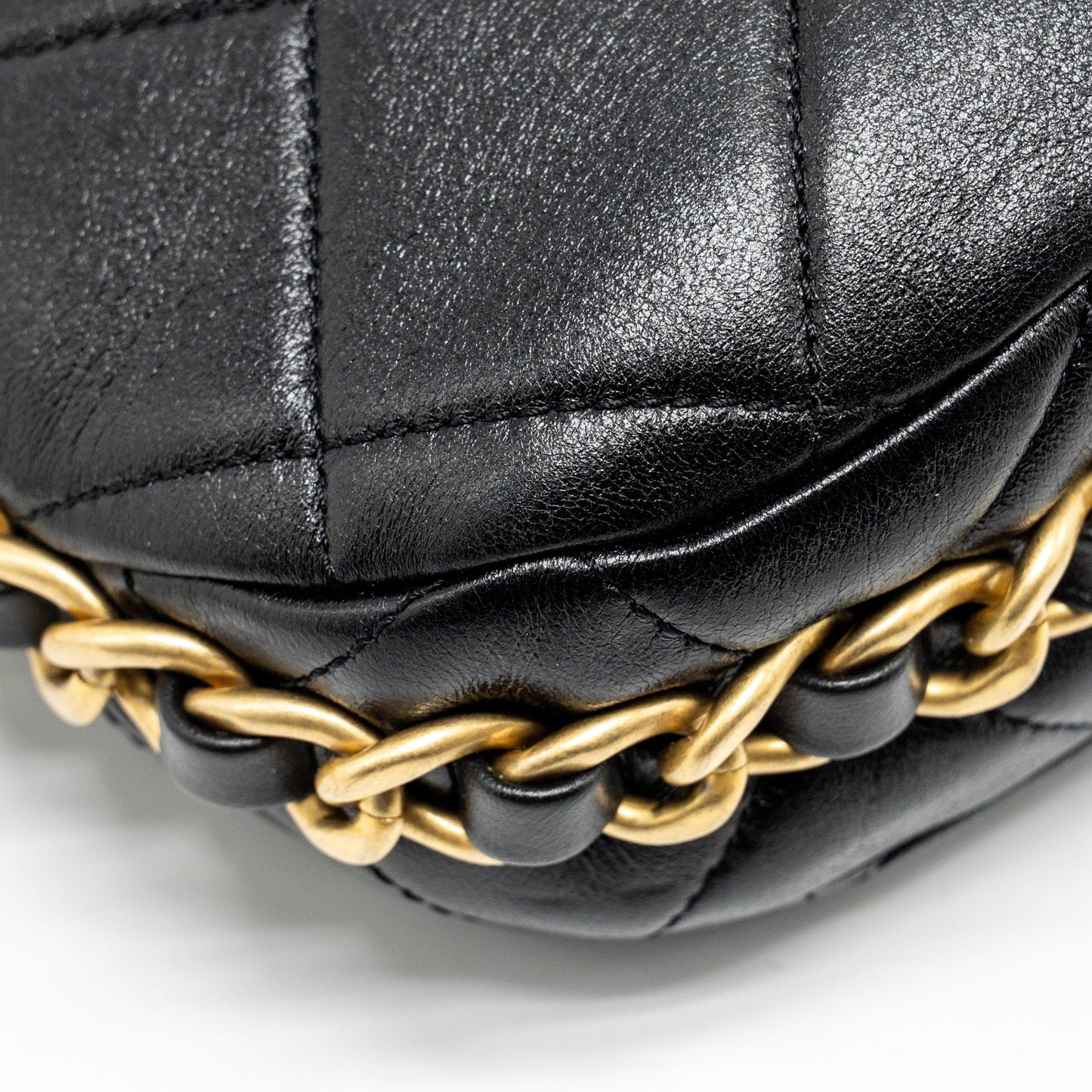 Chanel 23K hobo bag with adjustable chain lambkin black  (microchip)