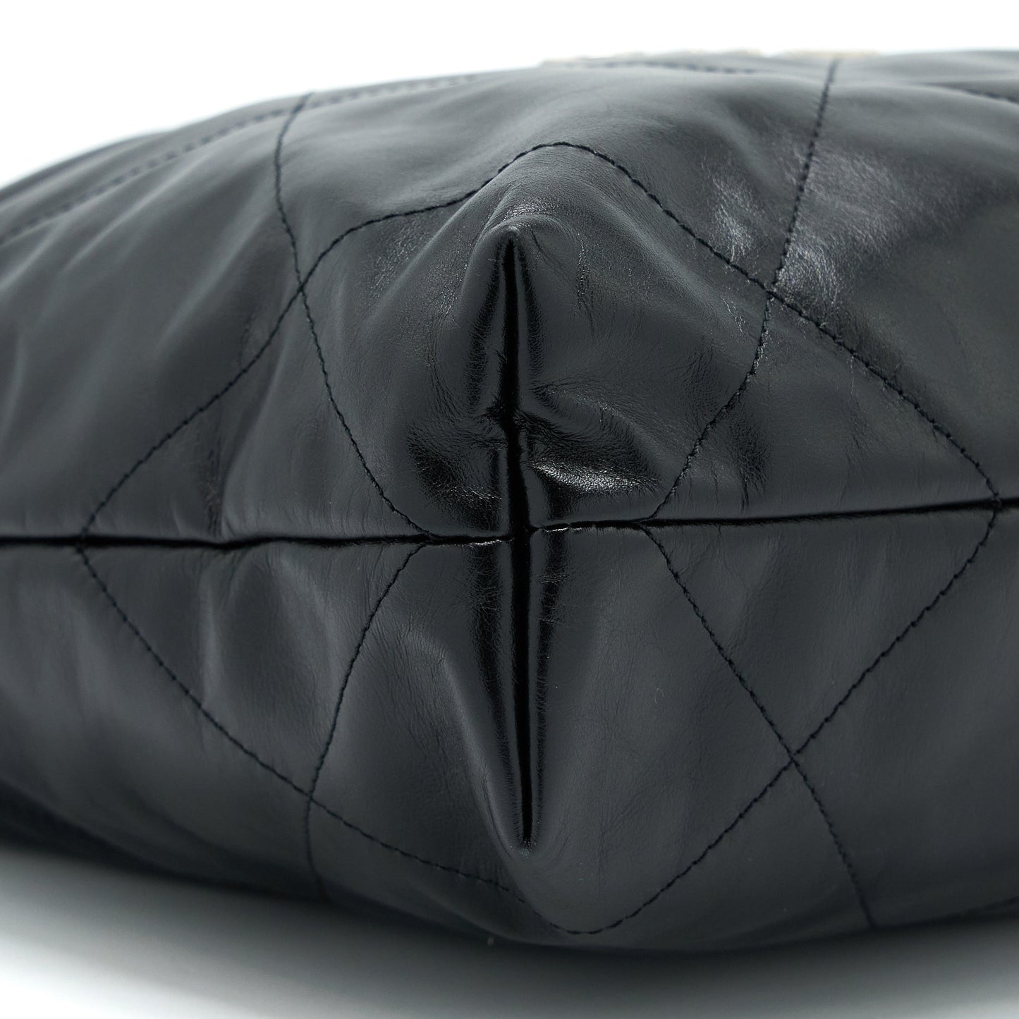 Chanel Small 22 Bag Calfskin Black (Microchip)