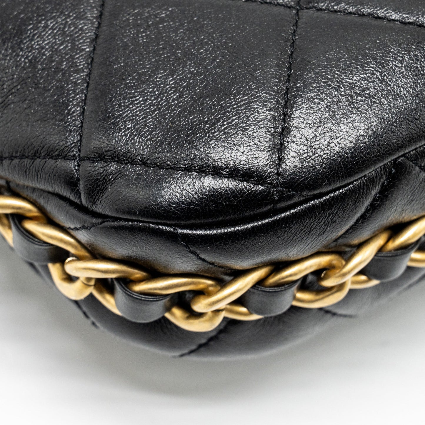 Chanel 23K hobo bag with adjustable chain lambkin black  (microchip)