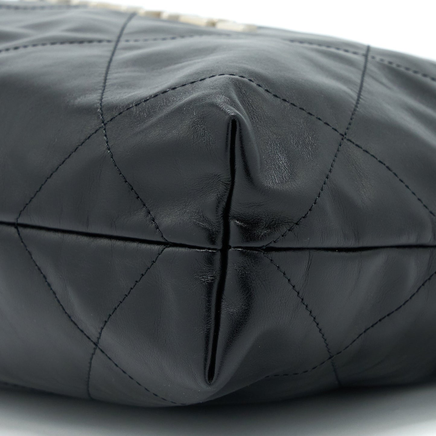 Chanel Small 22 Bag Calfskin Black (Microchip)