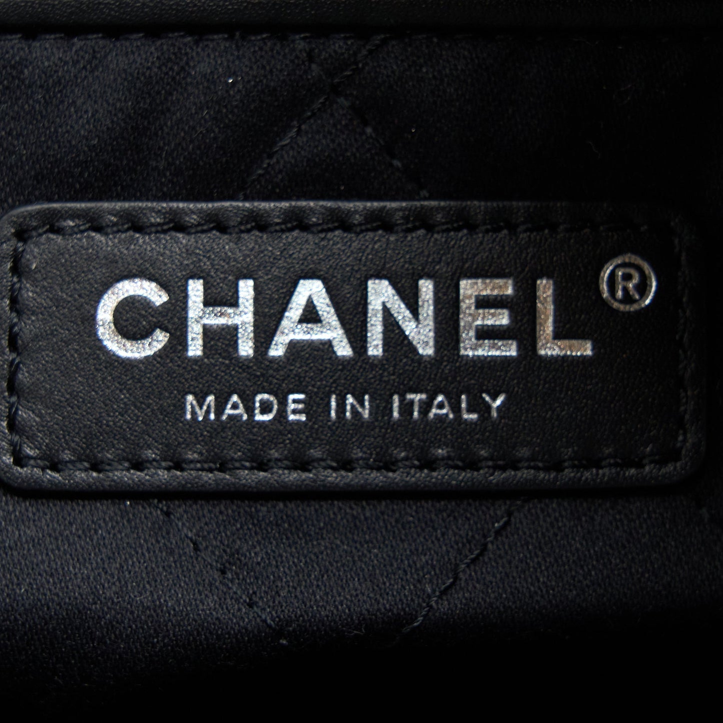 Chanel Small 22 Bag Calfskin Black (Microchip)