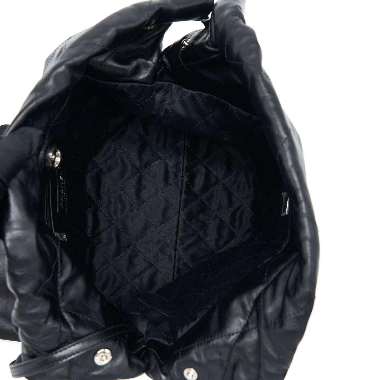 Chanel Small 22 Bag Calfskin Black (Microchip)