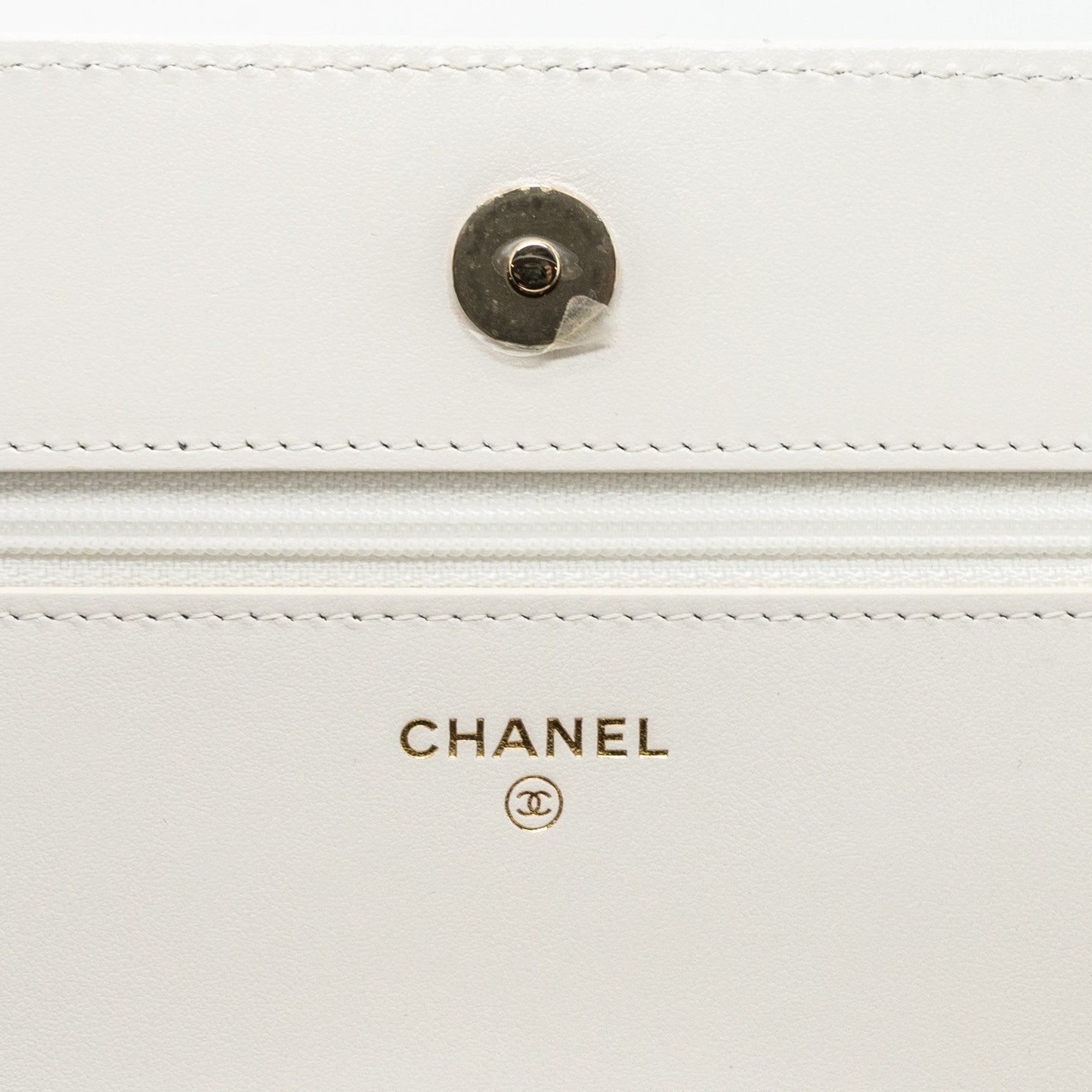 CHANEL BOY WALLET ON CHAIN CAVIAR WHITE L (Microchip)