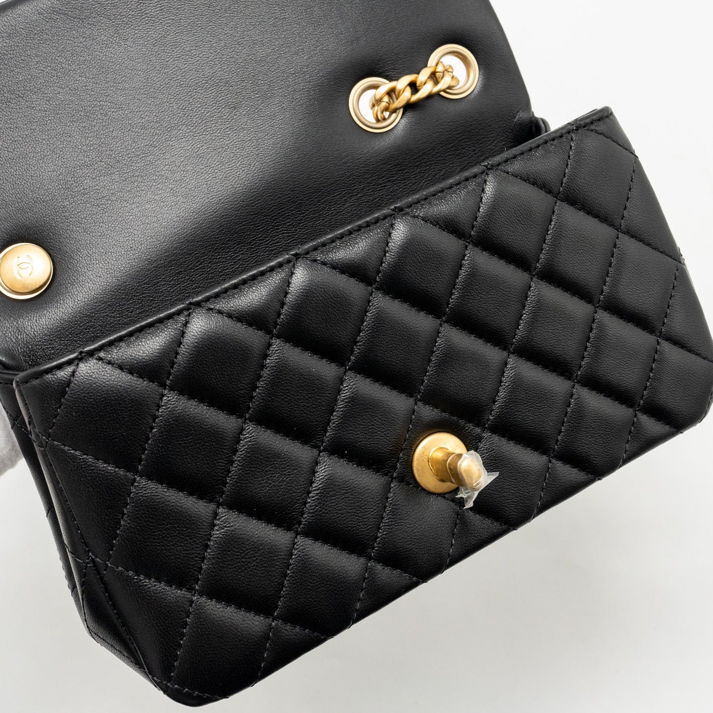 Chanel 25P Camellia Adjustable Chain Flap Bag Lambskin Black (microchip)