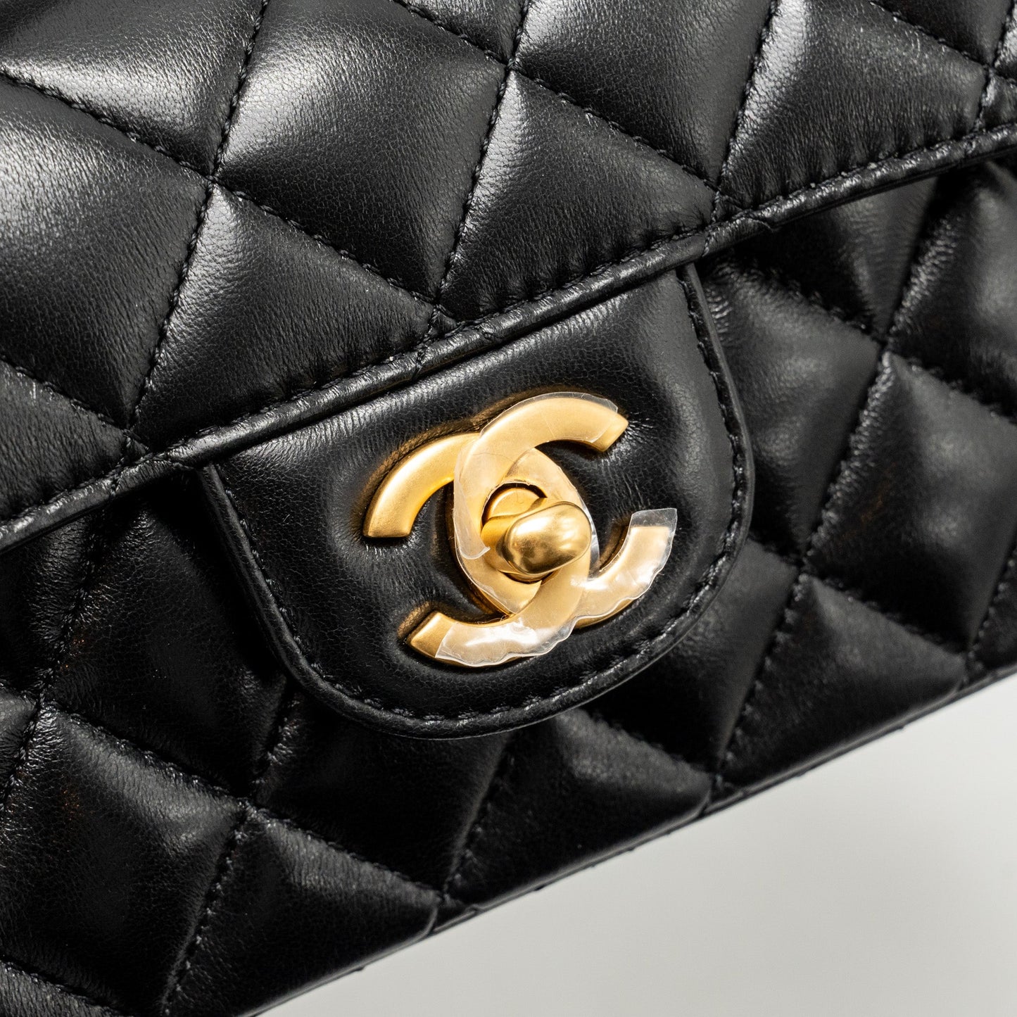 Chanel 25p Top Handle Flap Bag Shiny Lambskin Black (microchip)