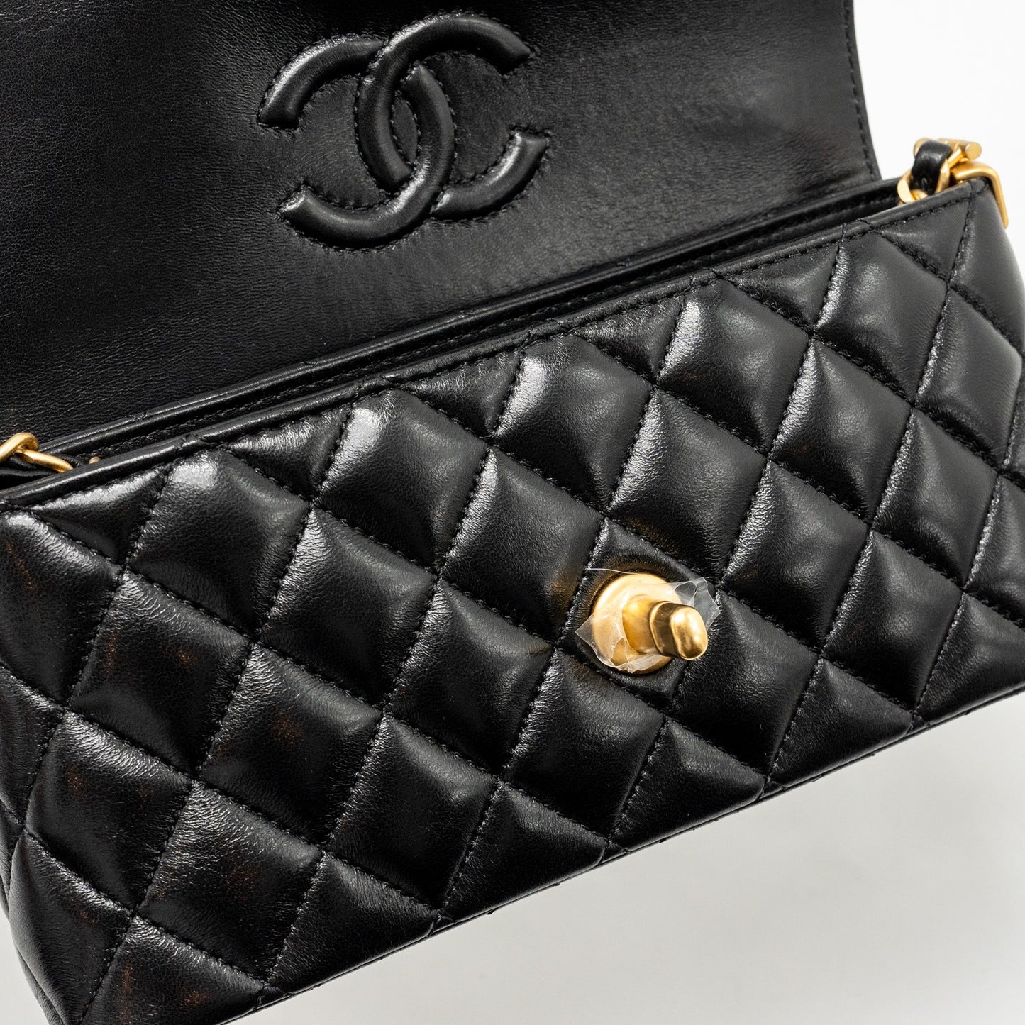 Chanel 25p Top Handle Flap Bag Shiny Lambskin Black (microchip)