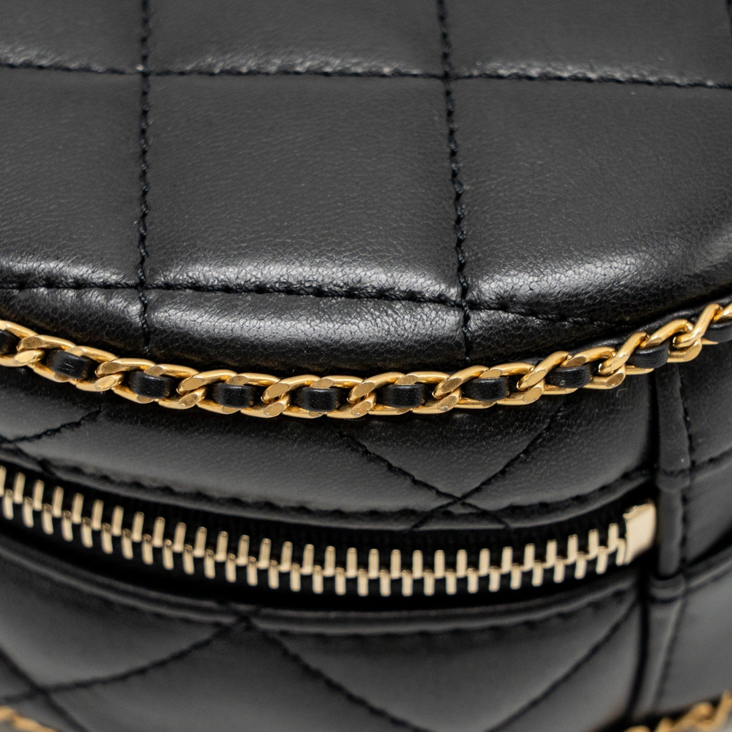 CHANEL Round Vanity With Chain Lambskin Black  (Microchip)
