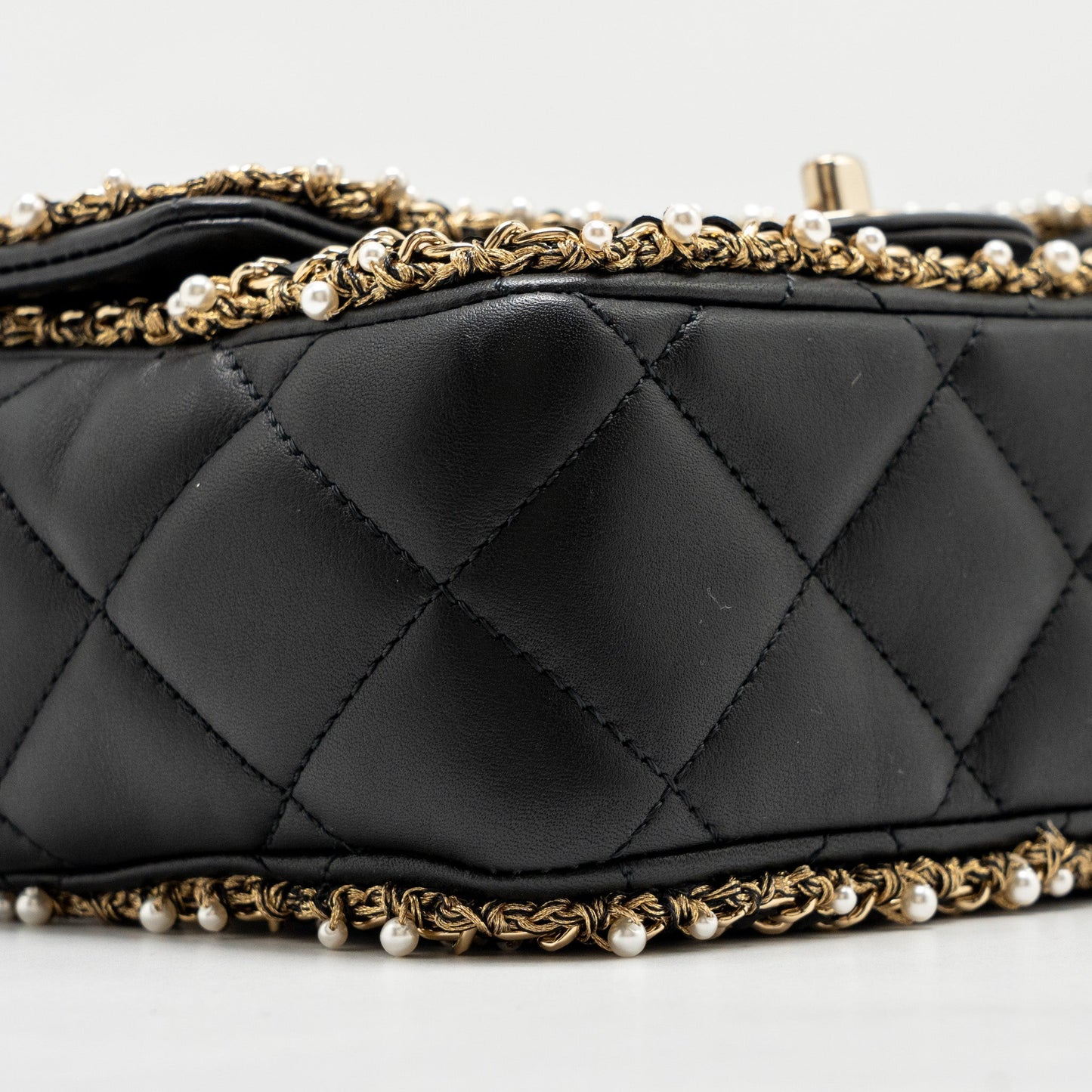 Chanel Pearl Detailed Edge Mini Flap Bag Lambskin Black L (Microchip)