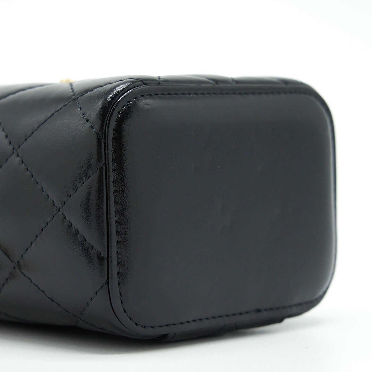 Chanel 21A Gold Crush Mini Vanity Case Calfskin Black