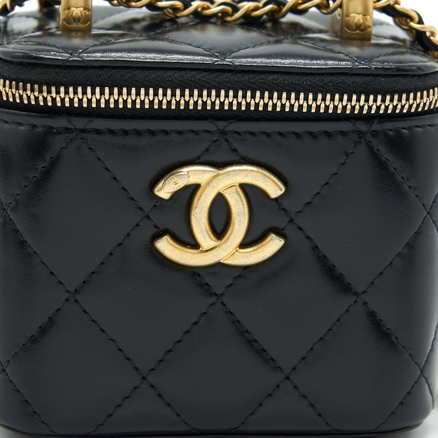 Chanel 21A Gold Crush Mini Vanity Case Calfskin Black