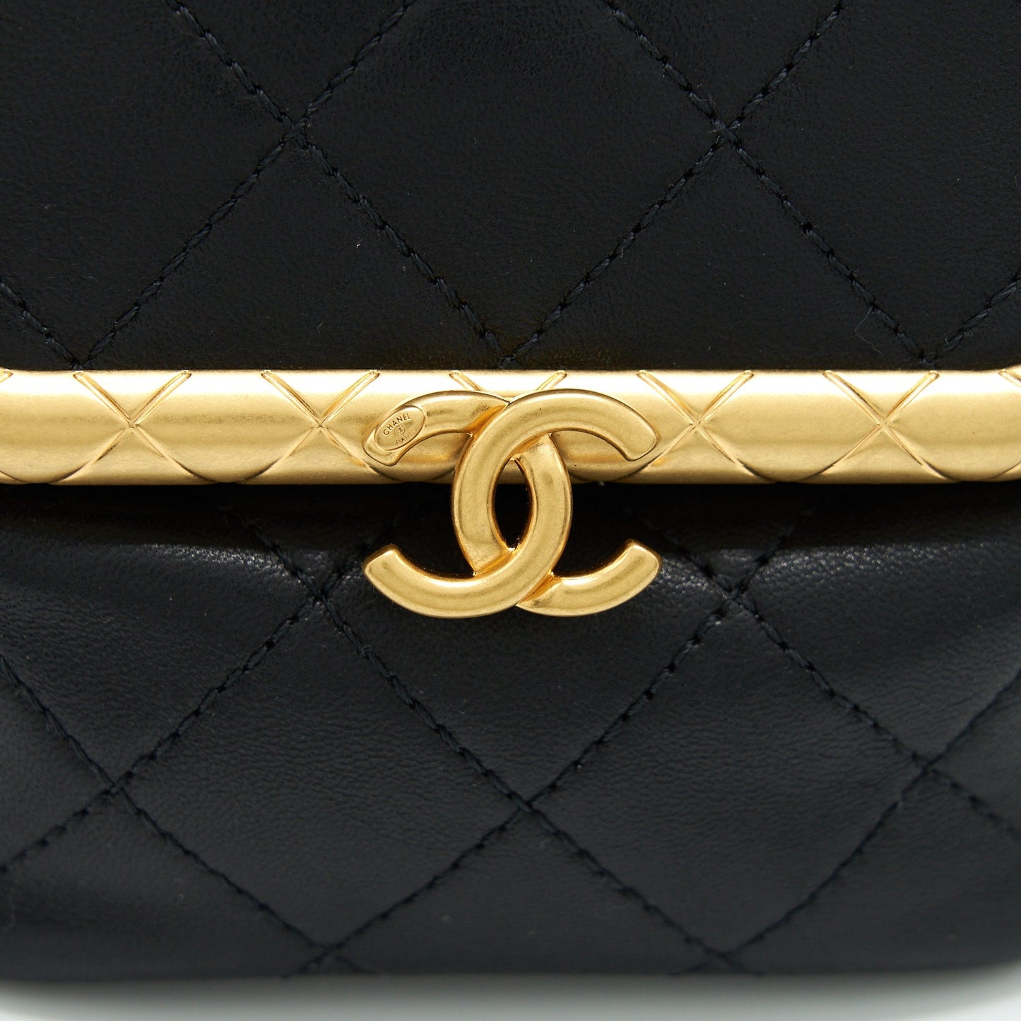 Chanel 20A Kiss-Lock Mini Vanity Flap Bag Calfskin Black