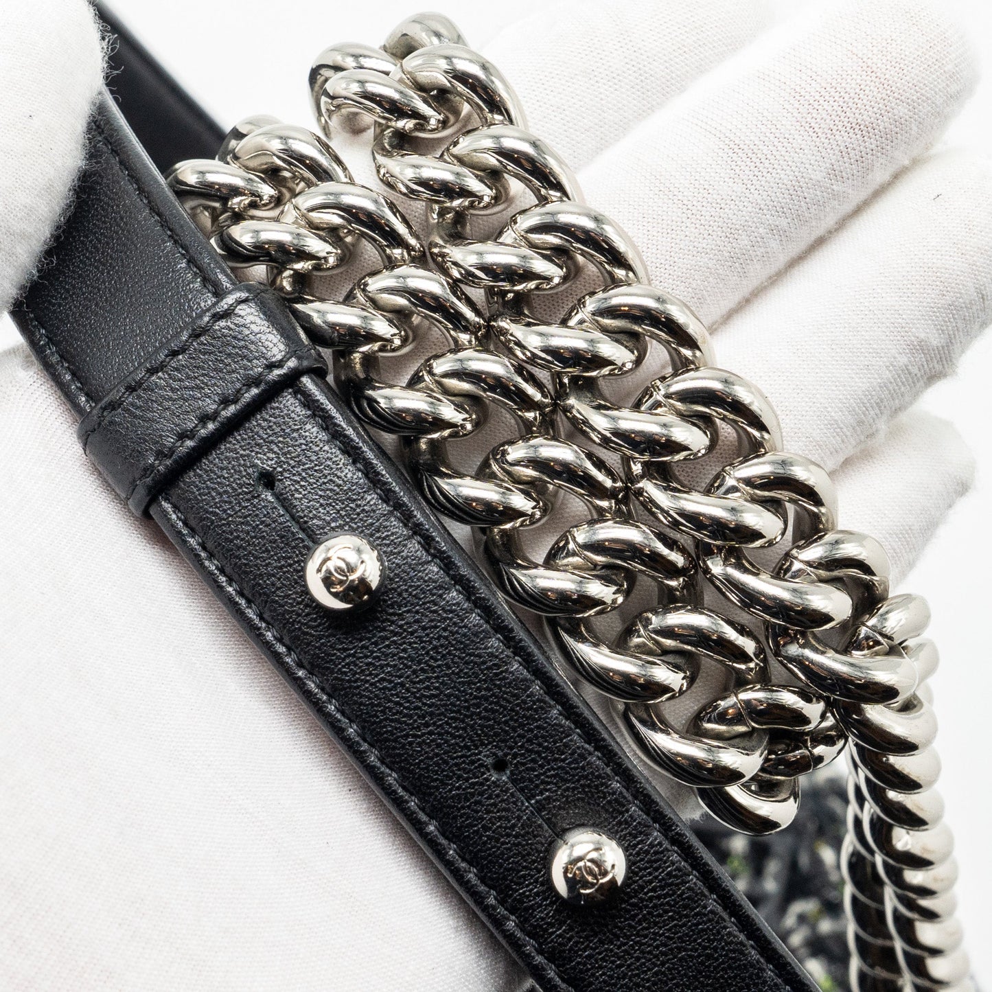 Chanel Medium Boy Bag Tweed/Calfskin black/Multicolour