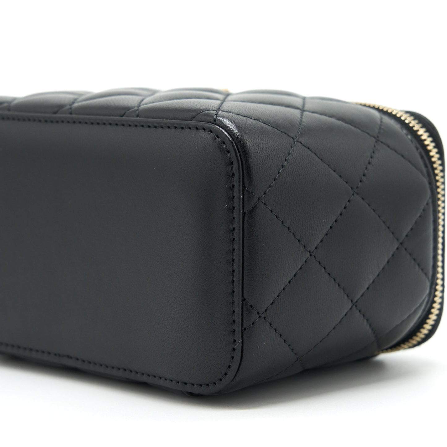 Chanel 22S Pearl Crush Long Vanity With Chain Lambskin Black