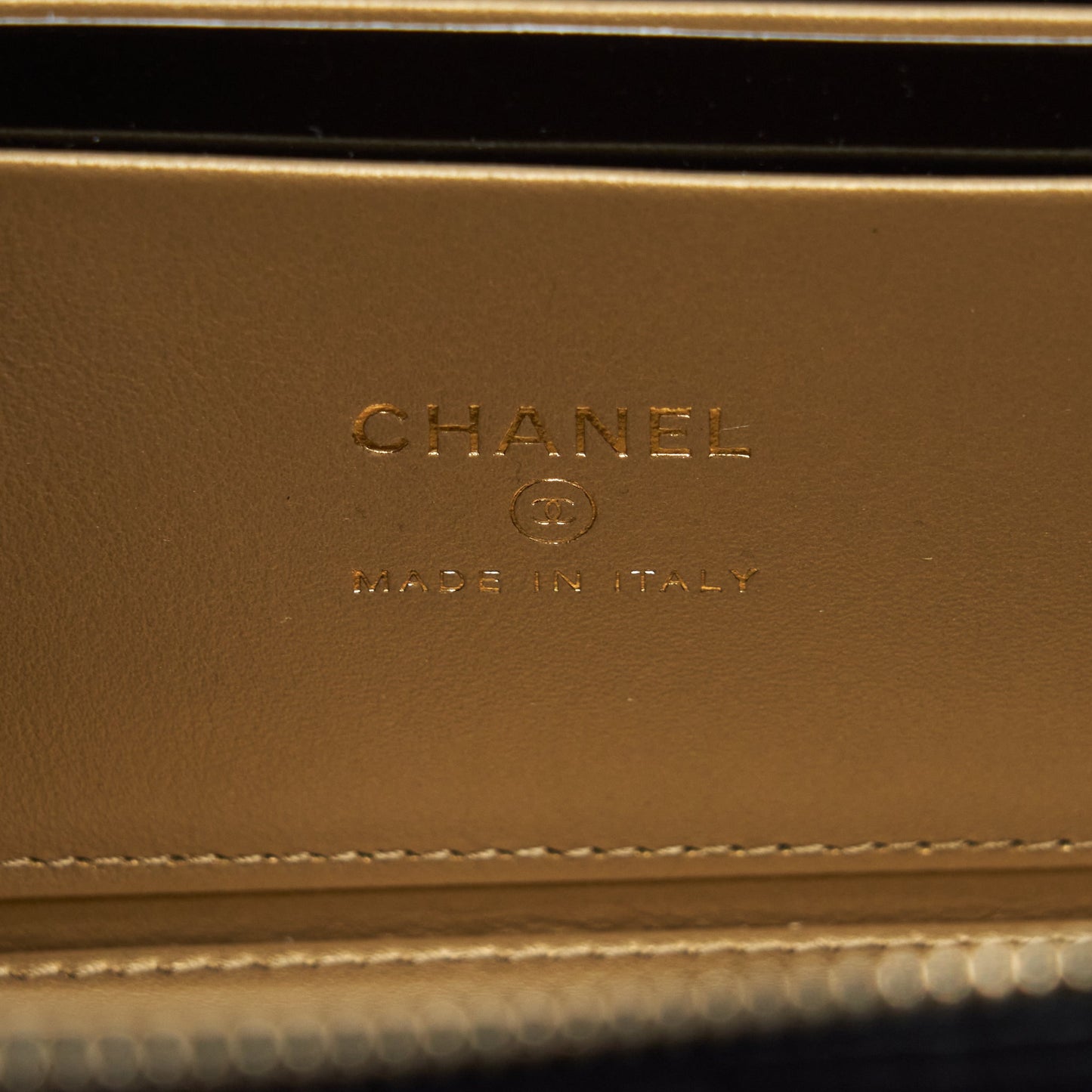 Chanel 22S Pearl Crush Long Vanity With Chain Lambskin Black