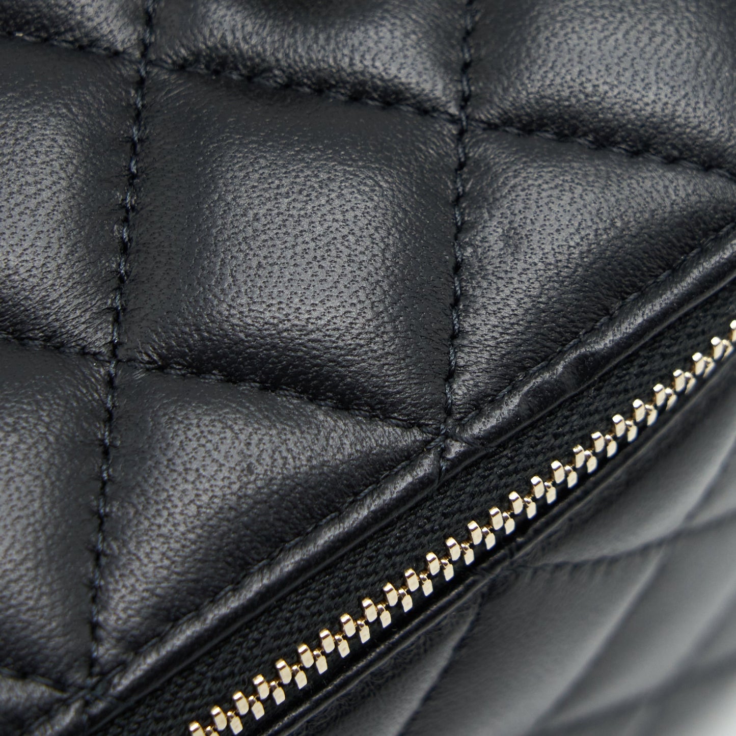 Chanel 22S Pearl Crush Long Vanity With Chain Lambskin Black