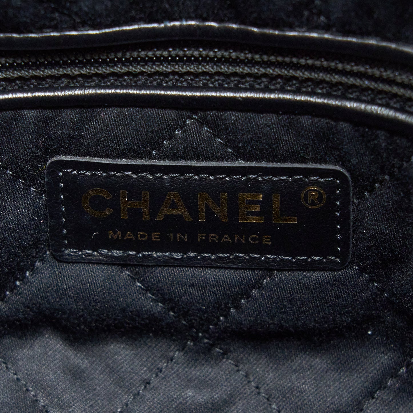 Chanel Medium 22 Bag Shiny Calfskin Black Brushed  (Microchip)